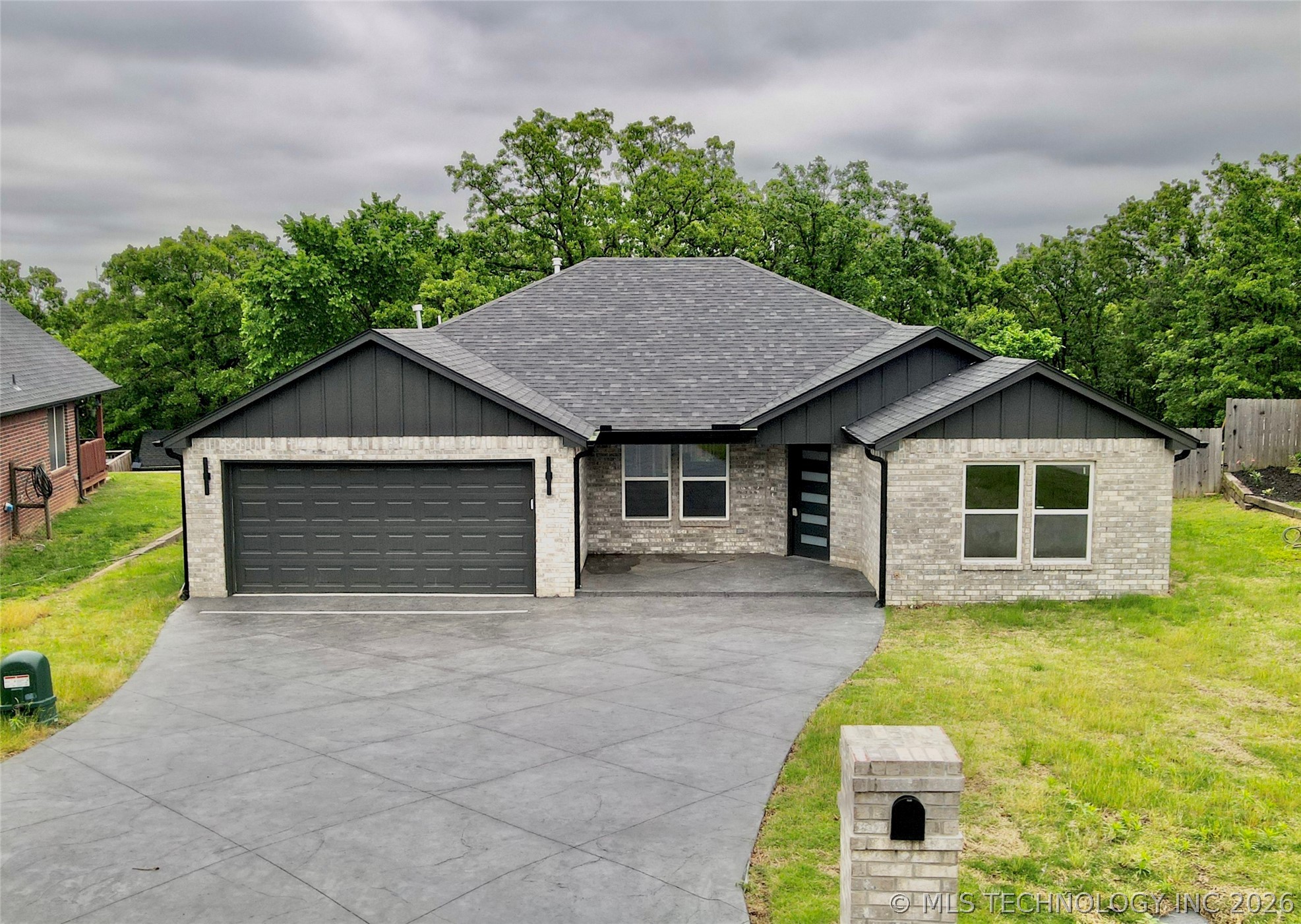 4001 S Rolling Oaks Drive Tulsa OK 74107
