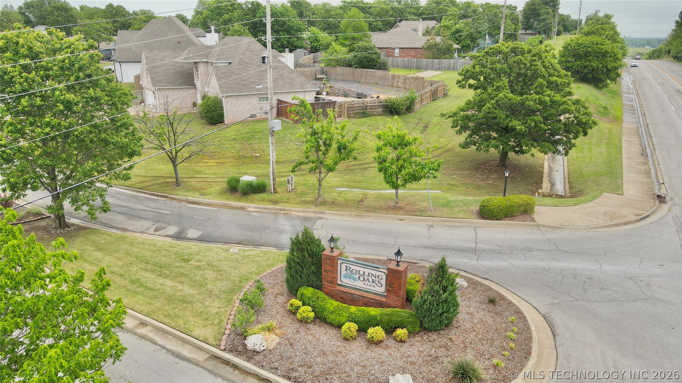 4001 S Rolling Oaks Drive Tulsa OK 74107