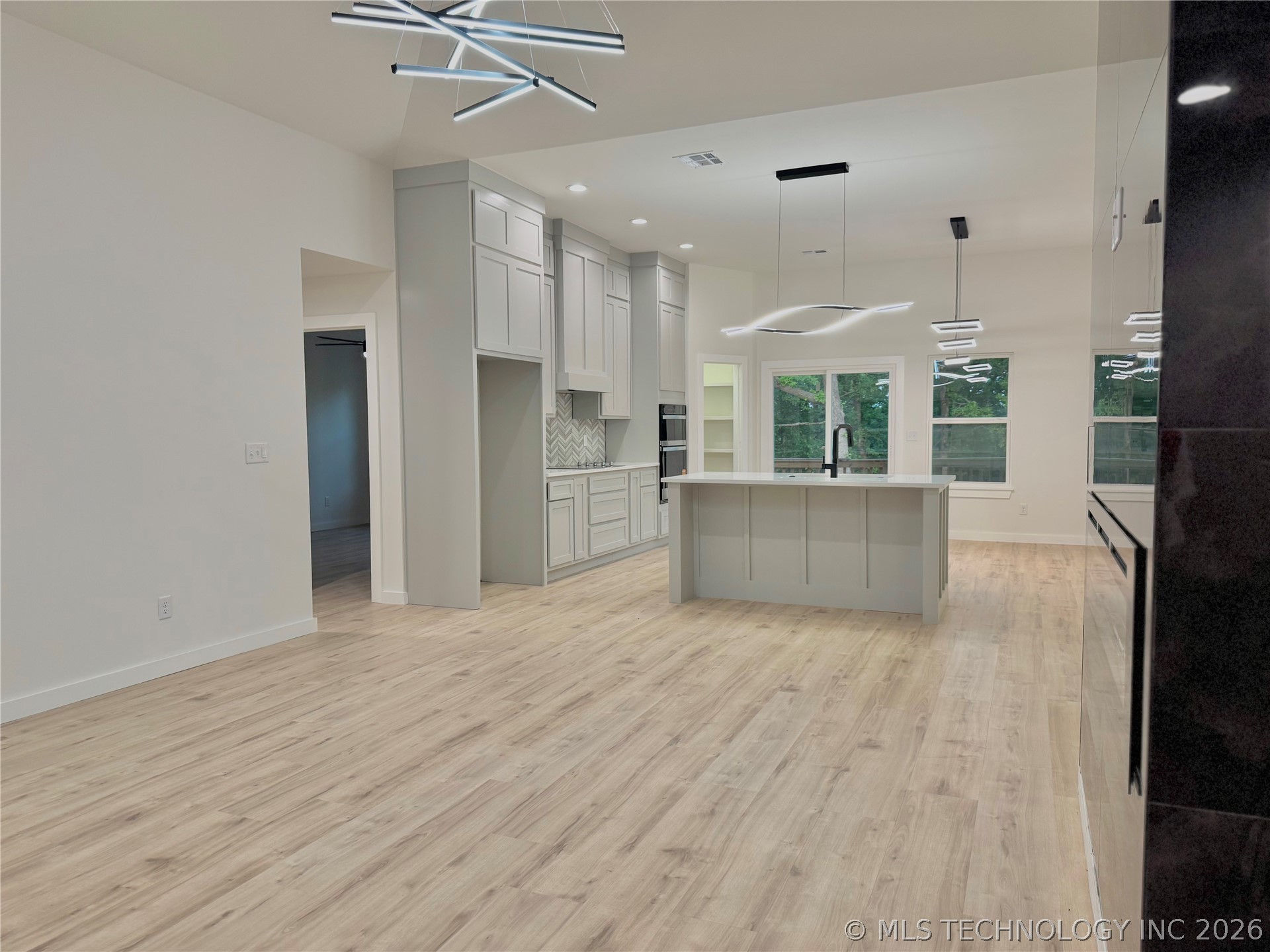 4001 S Rolling Oaks Drive Tulsa OK 74107