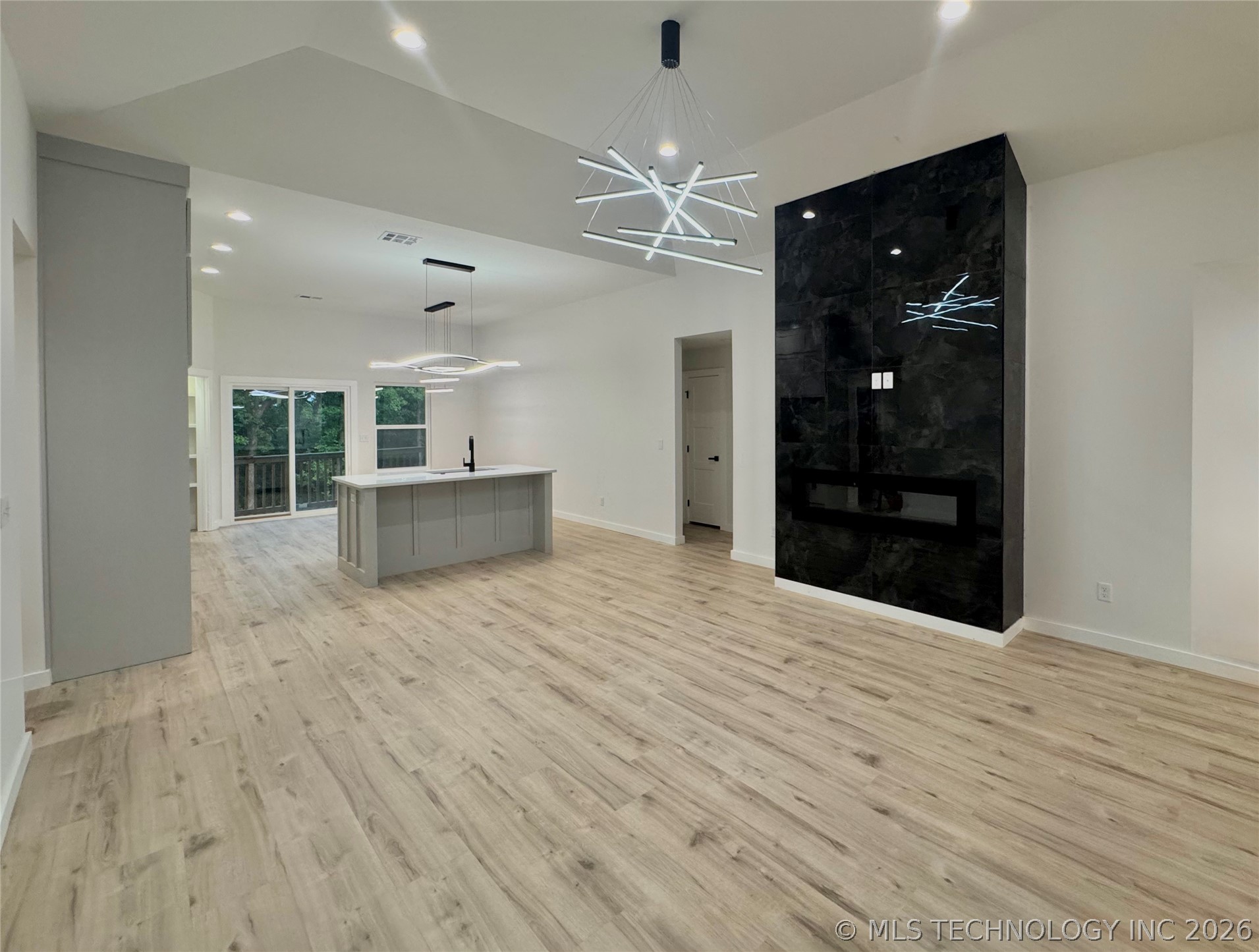 4001 S Rolling Oaks Drive Tulsa OK 74107