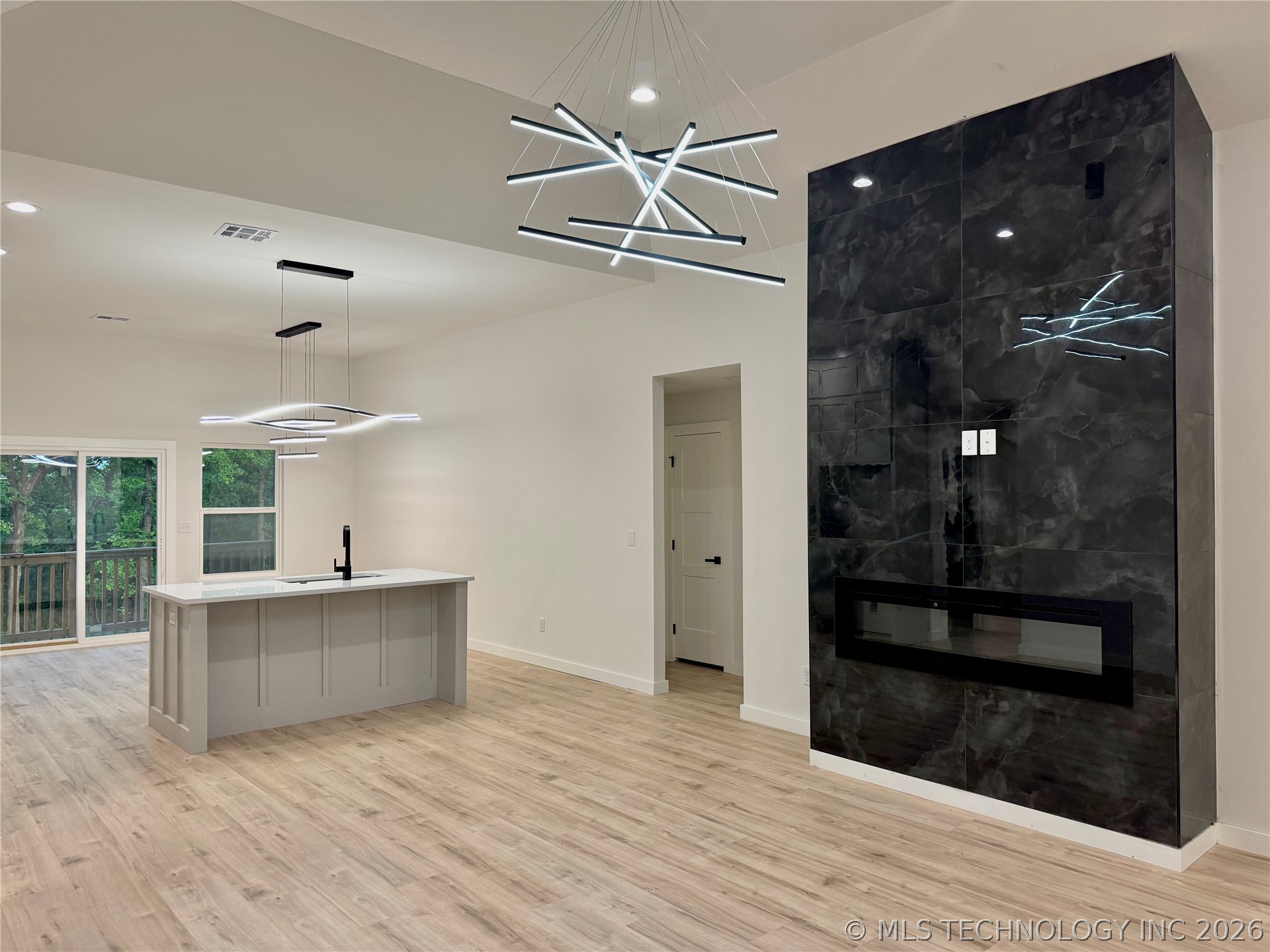 4001 S Rolling Oaks Drive Tulsa OK 74107