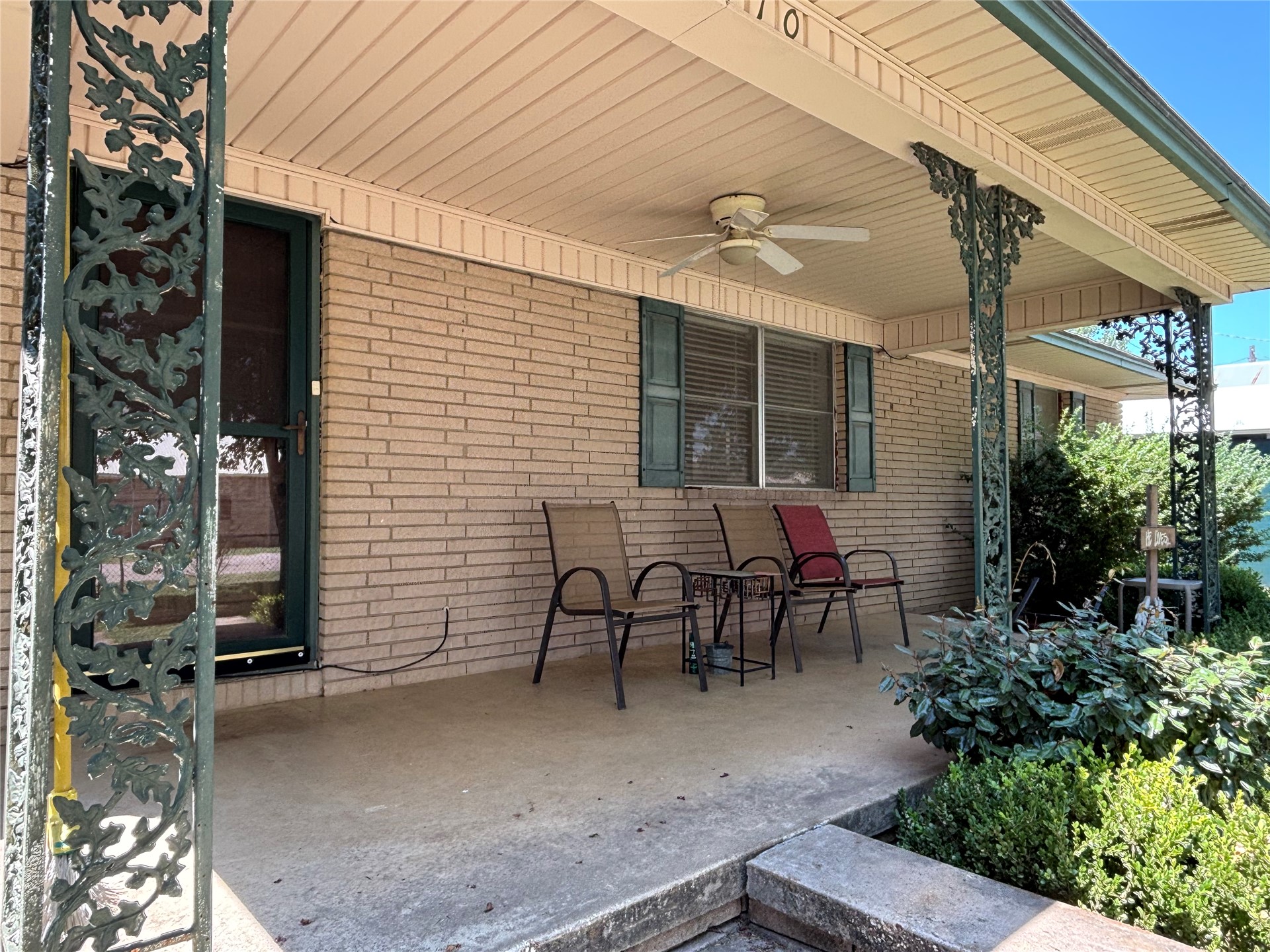 110 S Mckinley Avenue Calera OK 74730