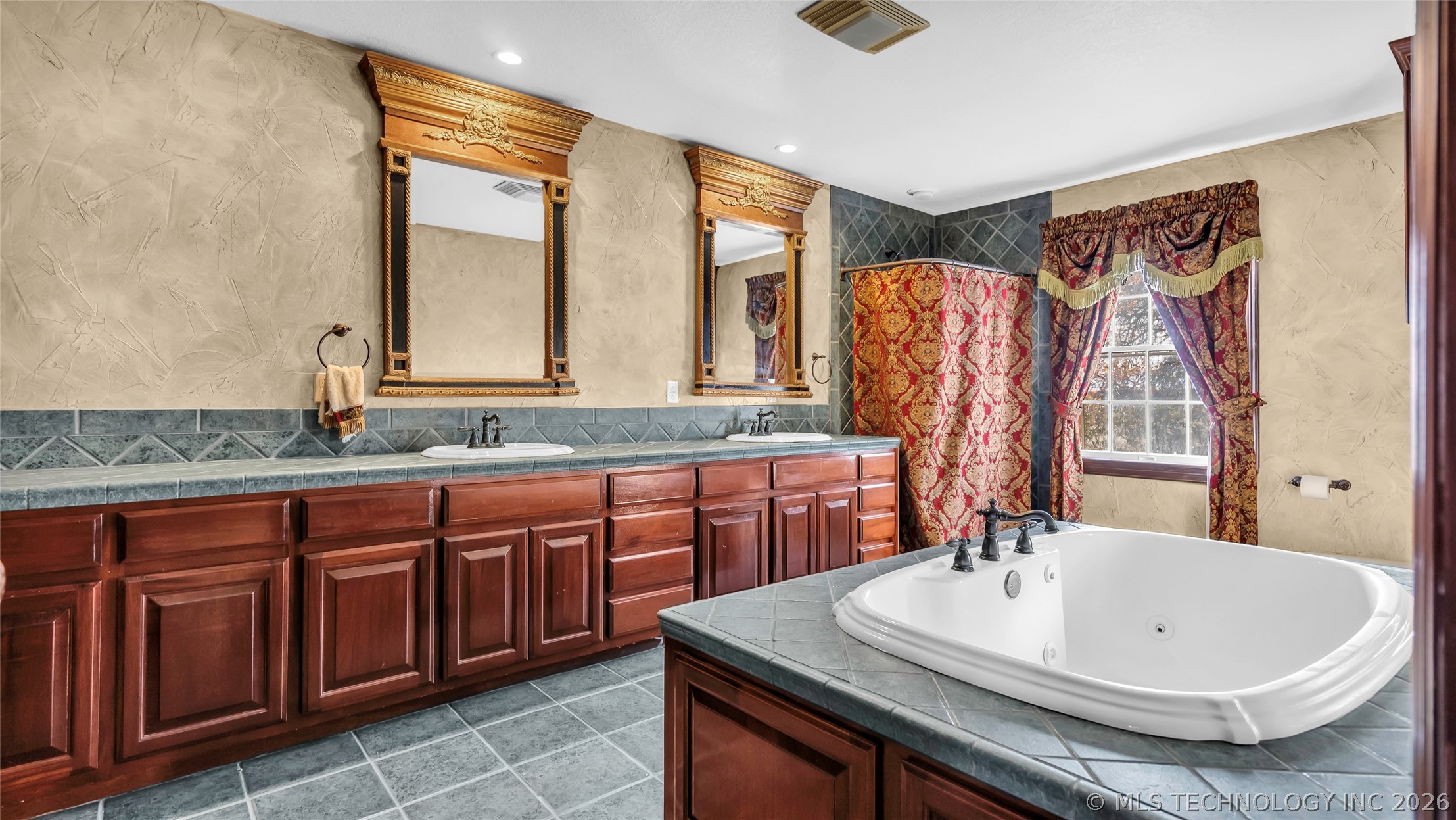 204 Bear Hollow Road Wilson OK 73463