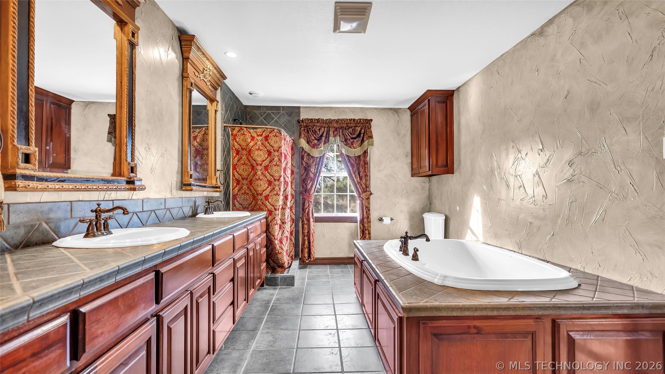 204 Bear Hollow Road Wilson OK 73463