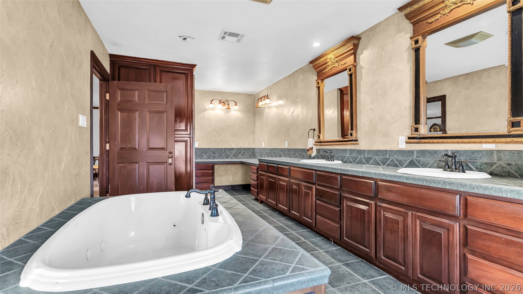 204 Bear Hollow Road Wilson OK 73463