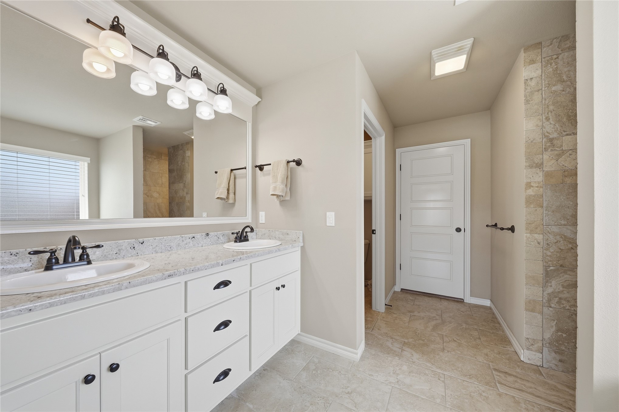 7052 S 310th East Avenue Broken Arrow OK 74014