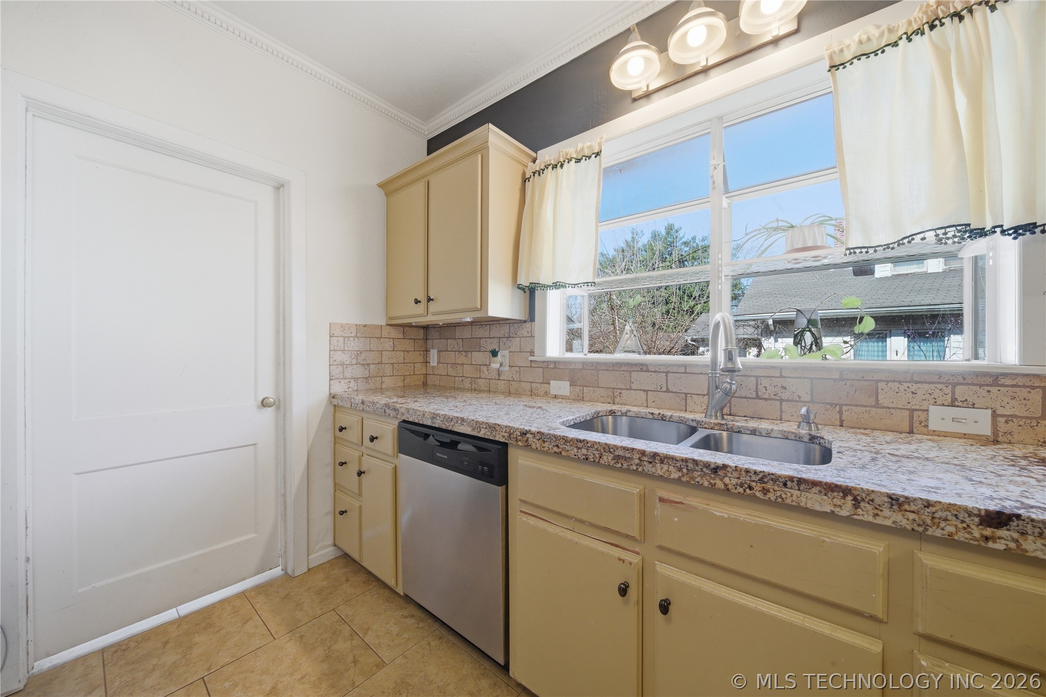 411 E 6th Street Claremore OK 74017