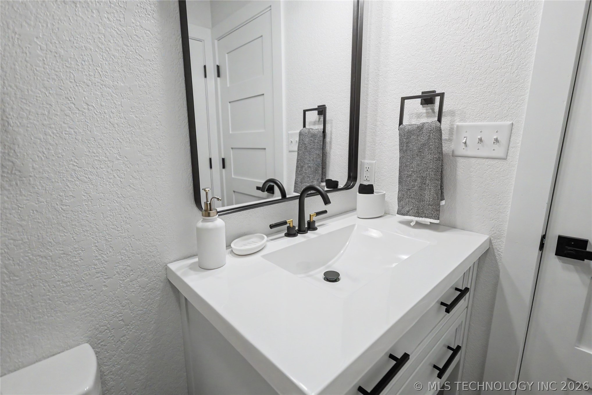 20471 W Chicken Creek Road Cookson OK 74427