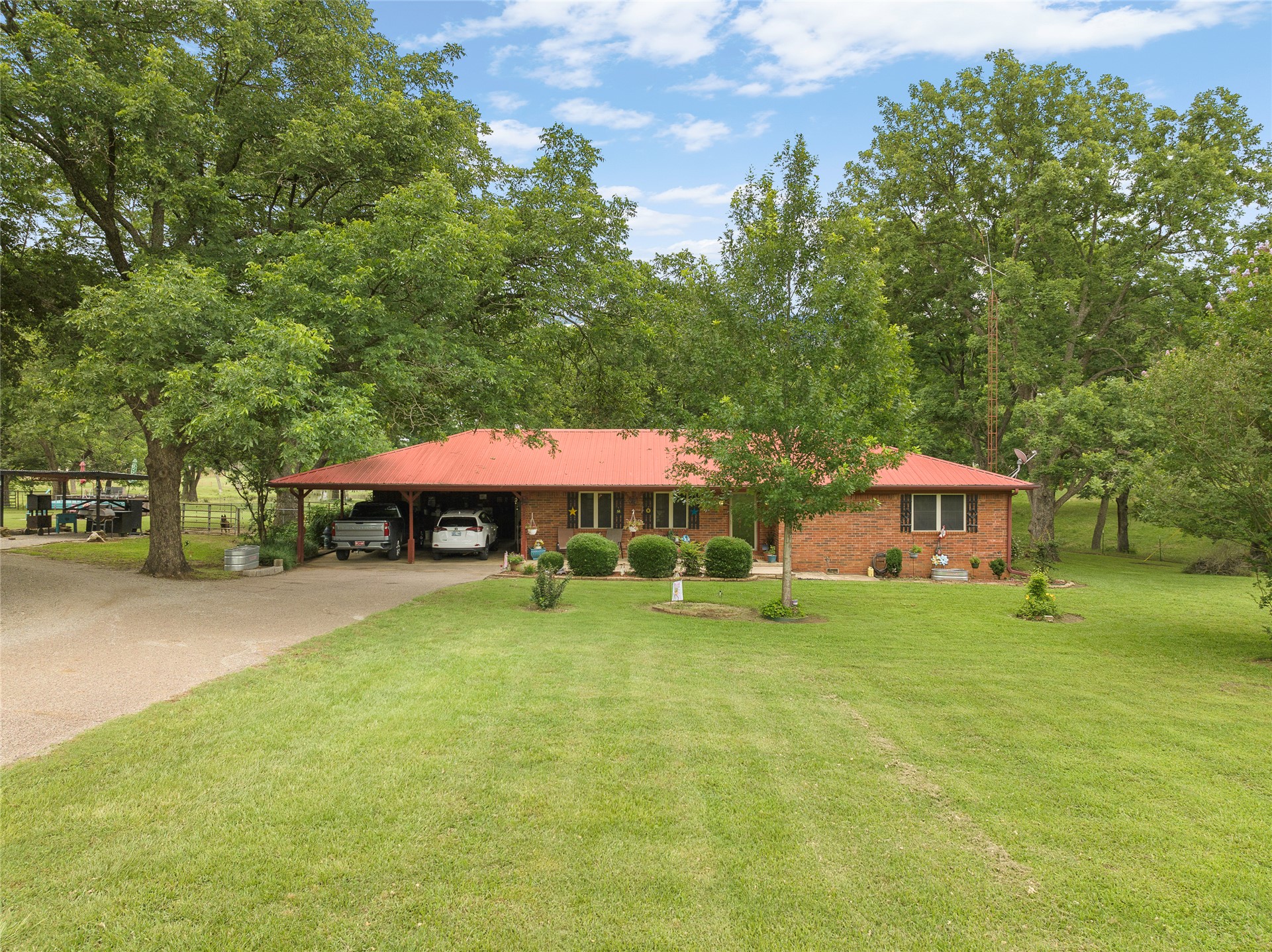 1307 Chickasaw Road Calera OK 74730