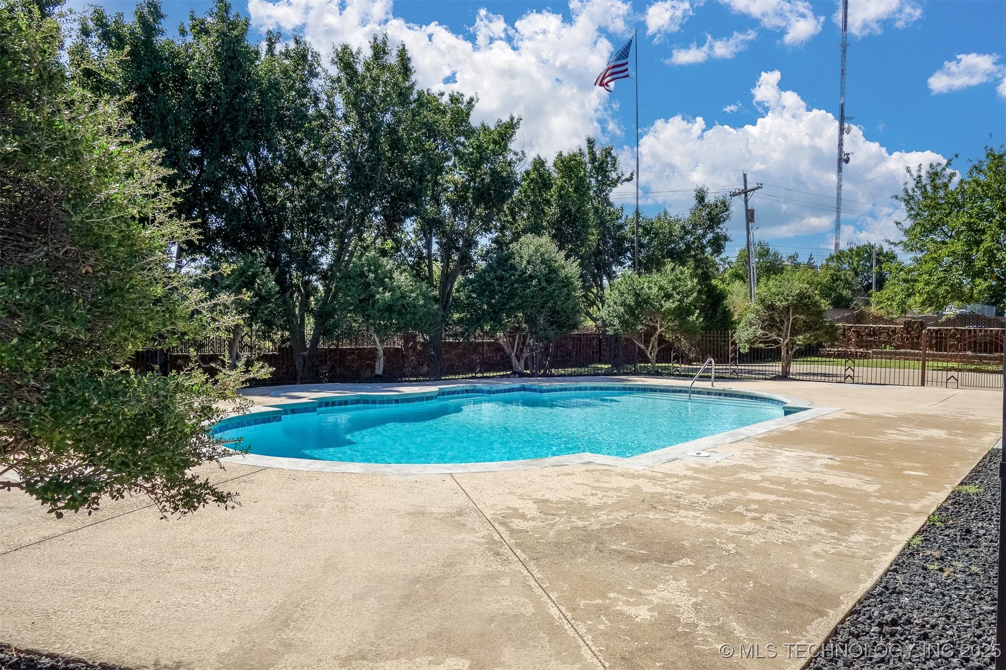 6642 E 60th Place Tulsa OK 74145