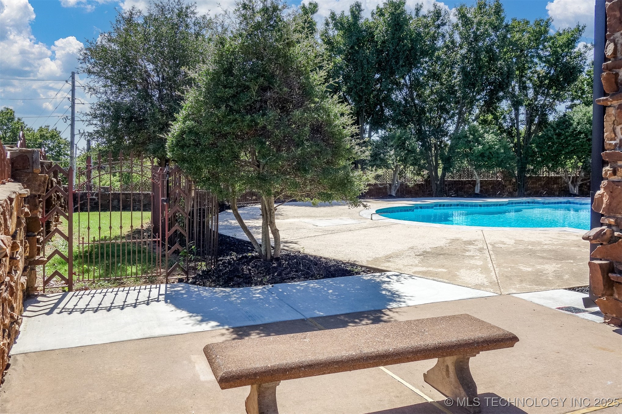 6642 E 60th Place Tulsa OK 74145