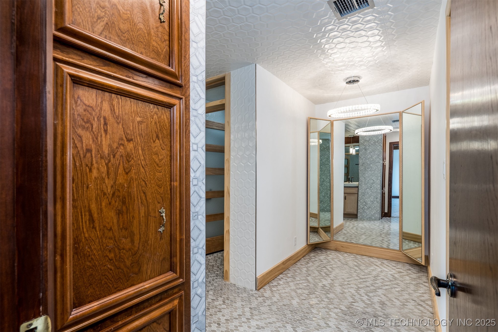 6642 E 60th Place Tulsa OK 74145