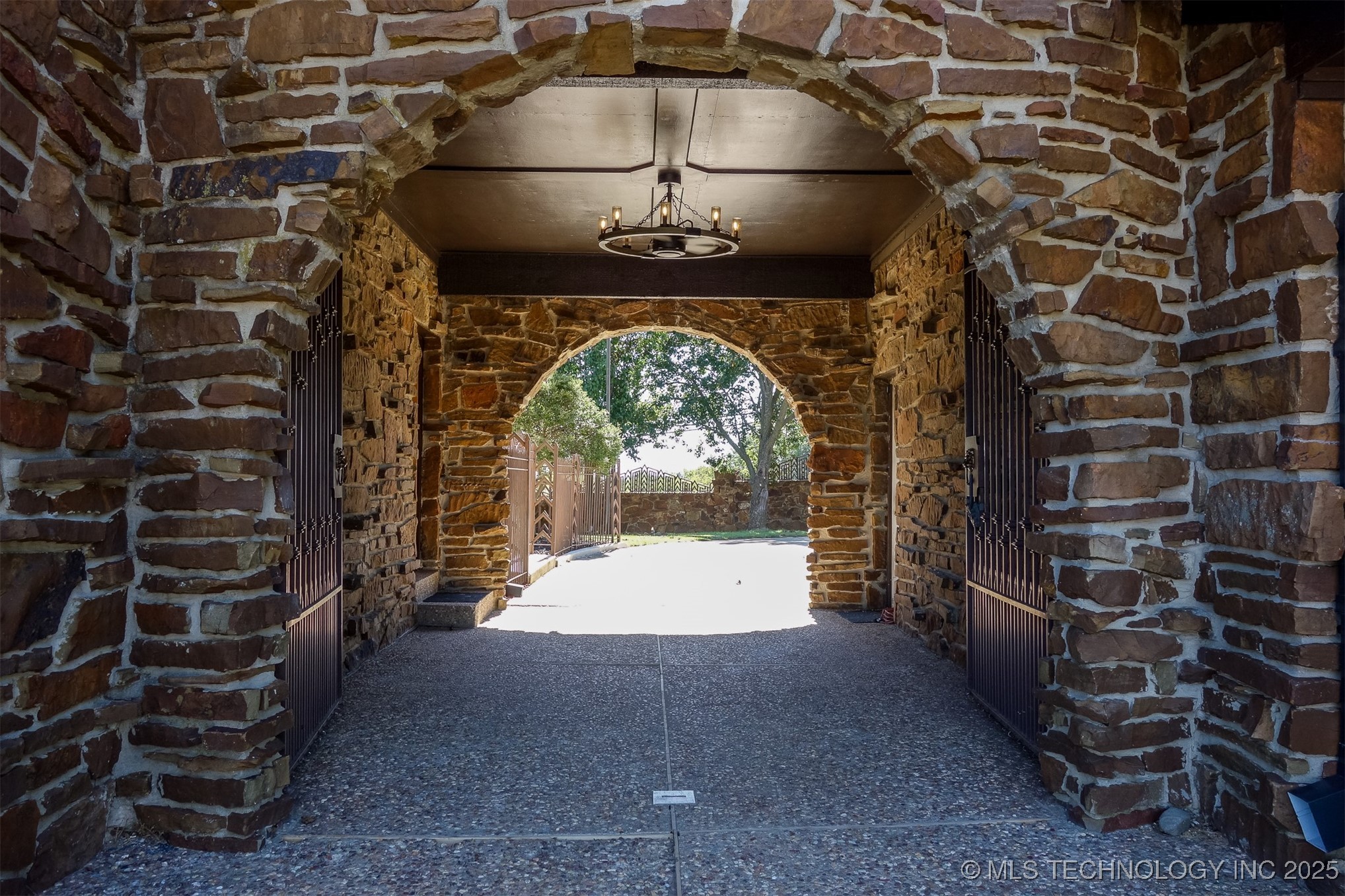6642 E 60th Place Tulsa OK 74145