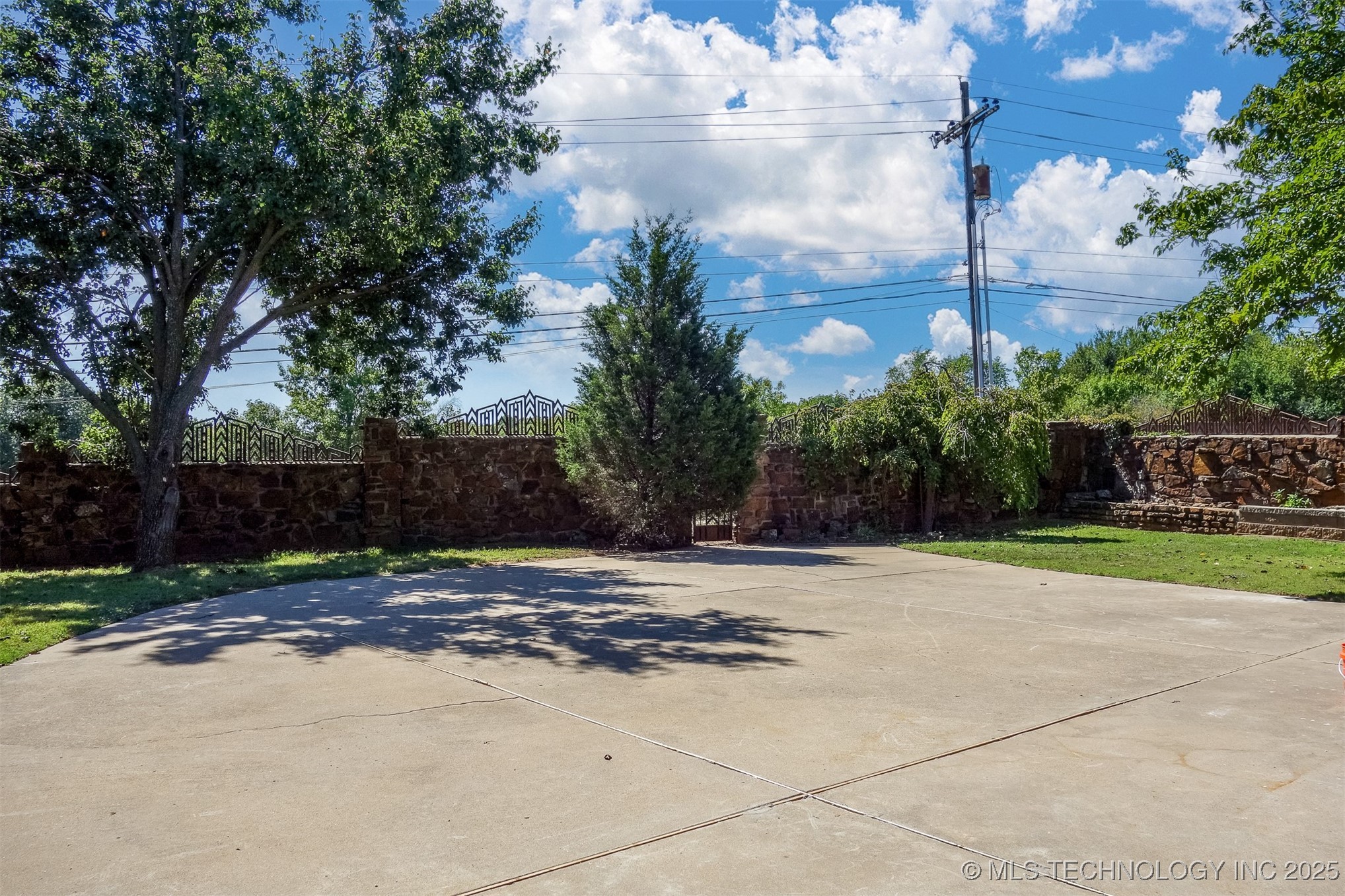 6642 E 60th Place Tulsa OK 74145