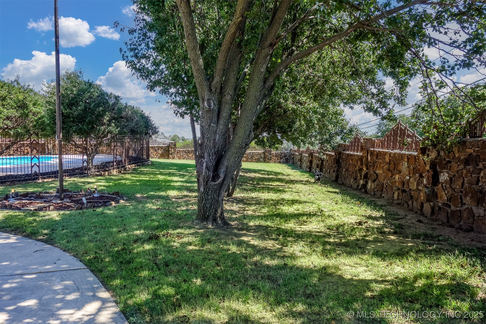 6642 E 60th Place Tulsa OK 74145