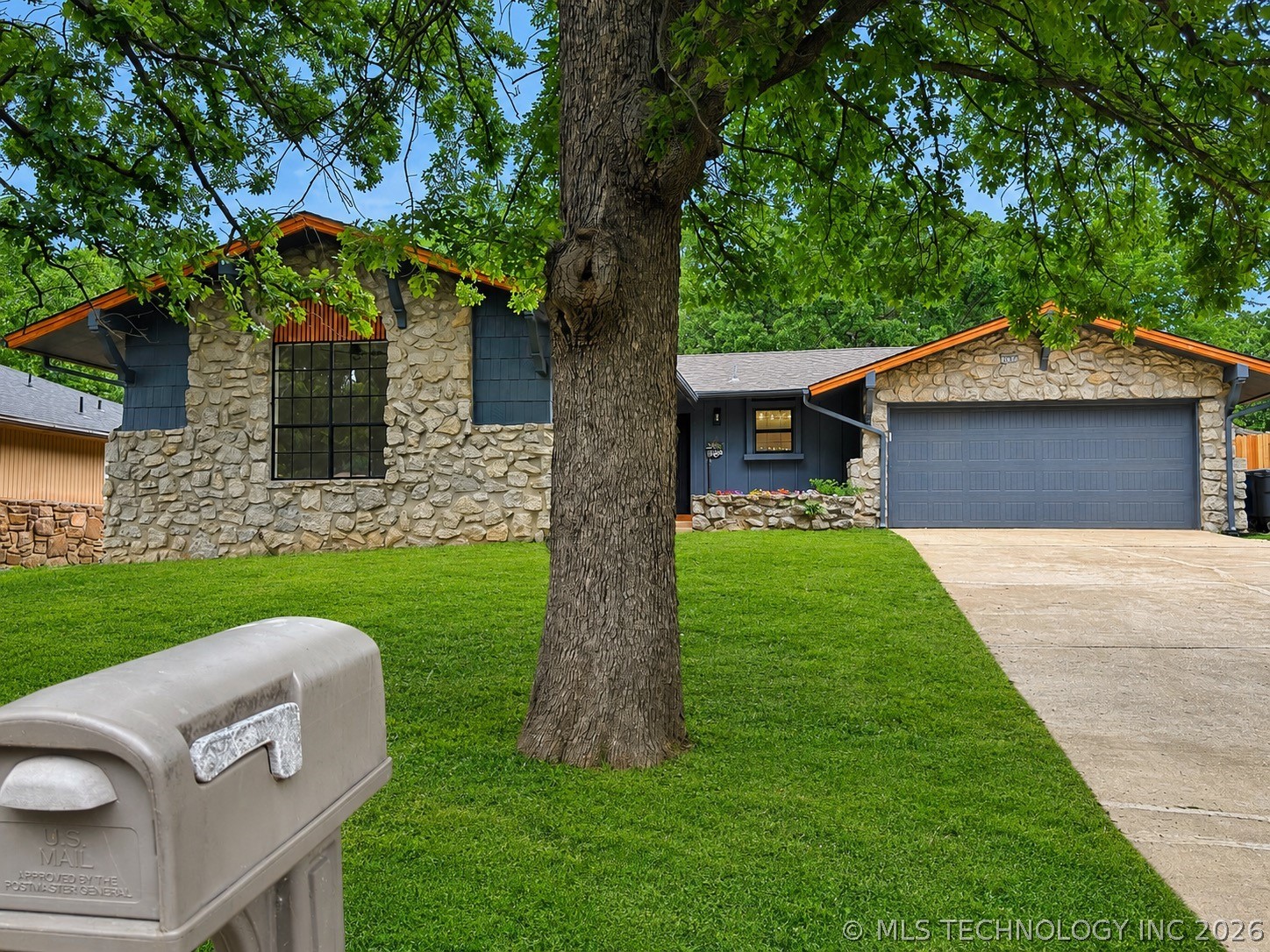 2403 W Newton Place Tulsa OK 74127