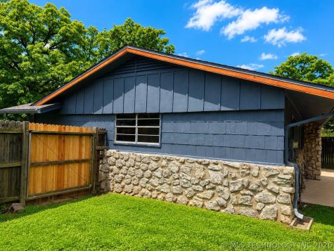2403 W Newton Place Tulsa OK 74127