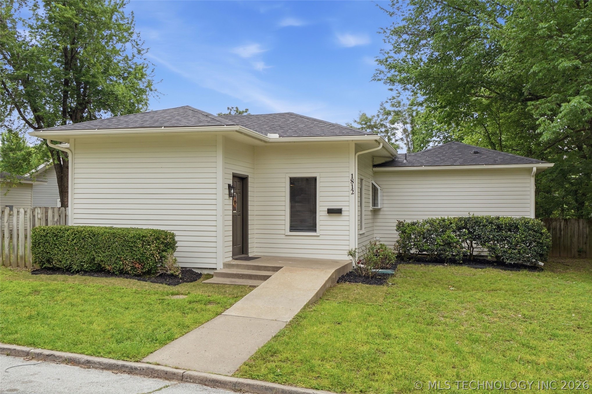 1812 W Reconciliation Way Tulsa OK 74127