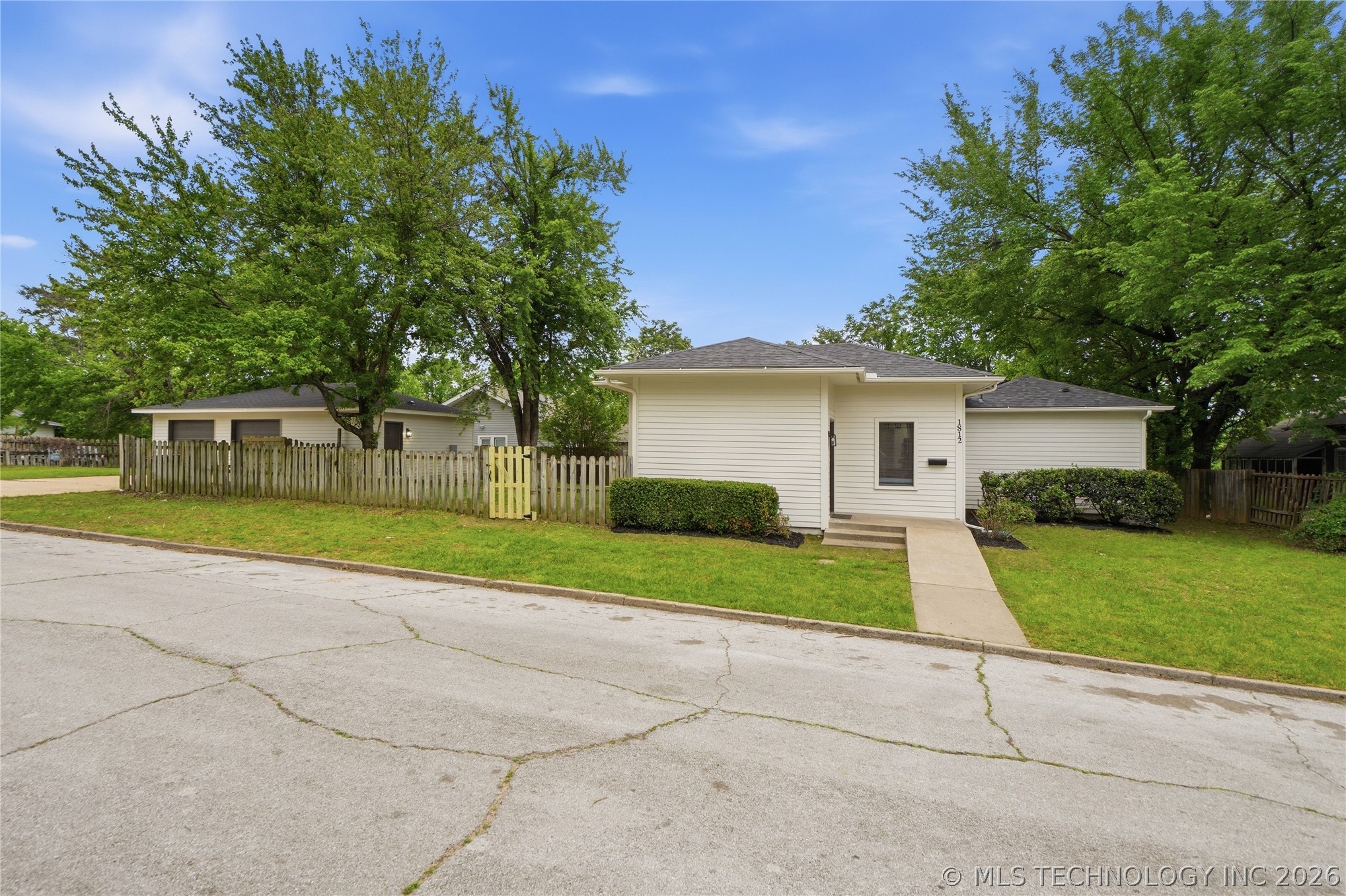 1812 W Reconciliation Way Tulsa OK 74127