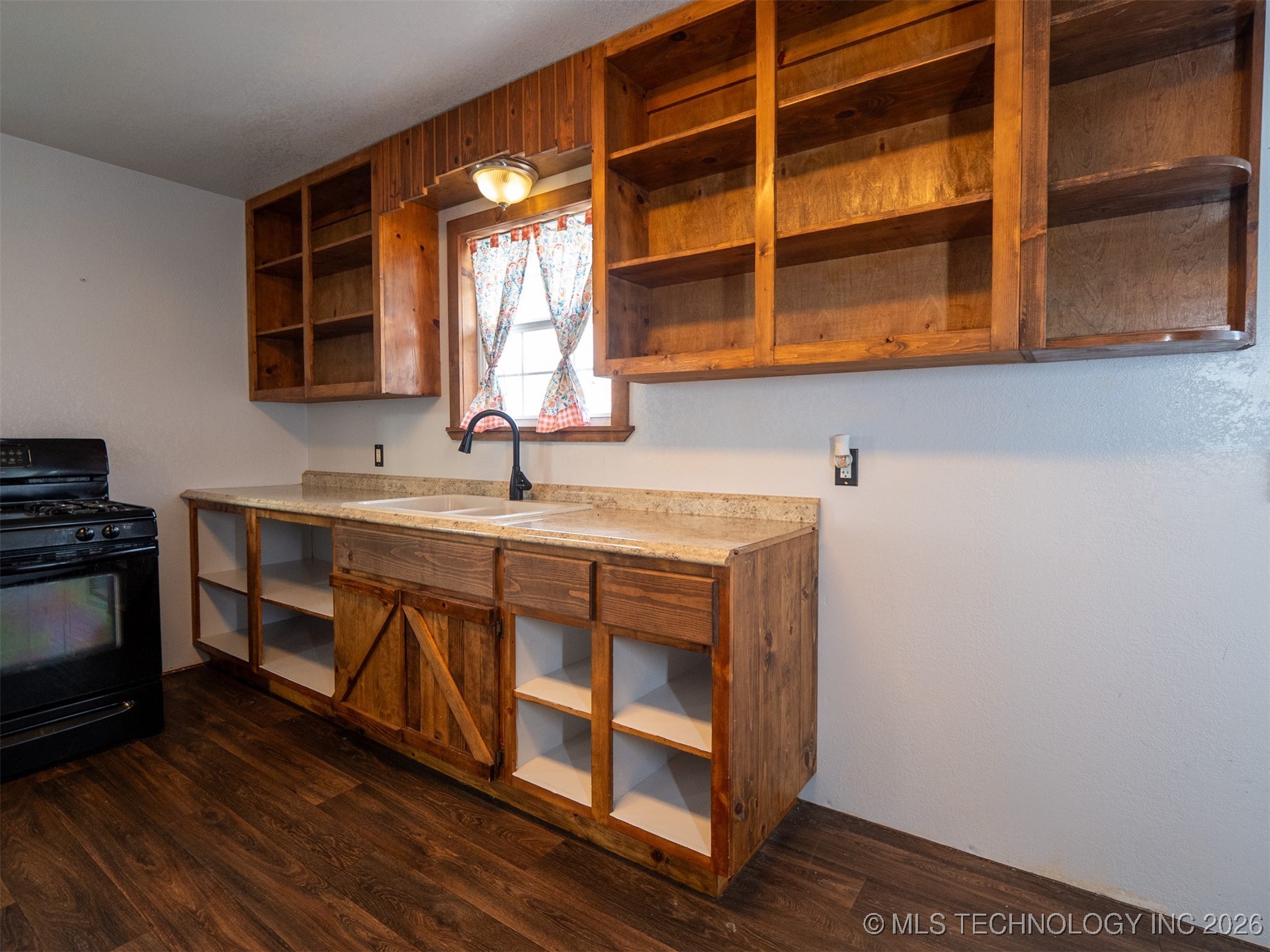 104 S Denver Allen OK 74825