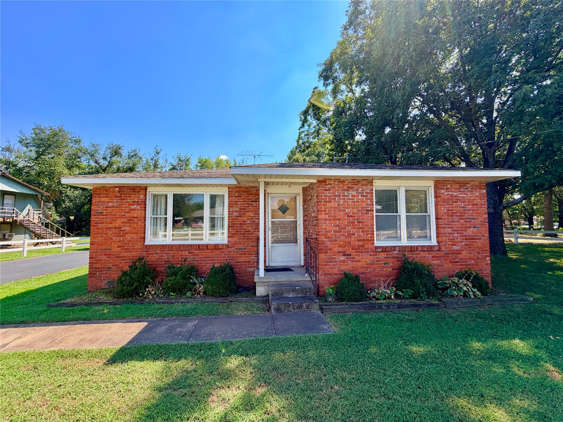 1121 W 4th Street Tahlequah OK 74464