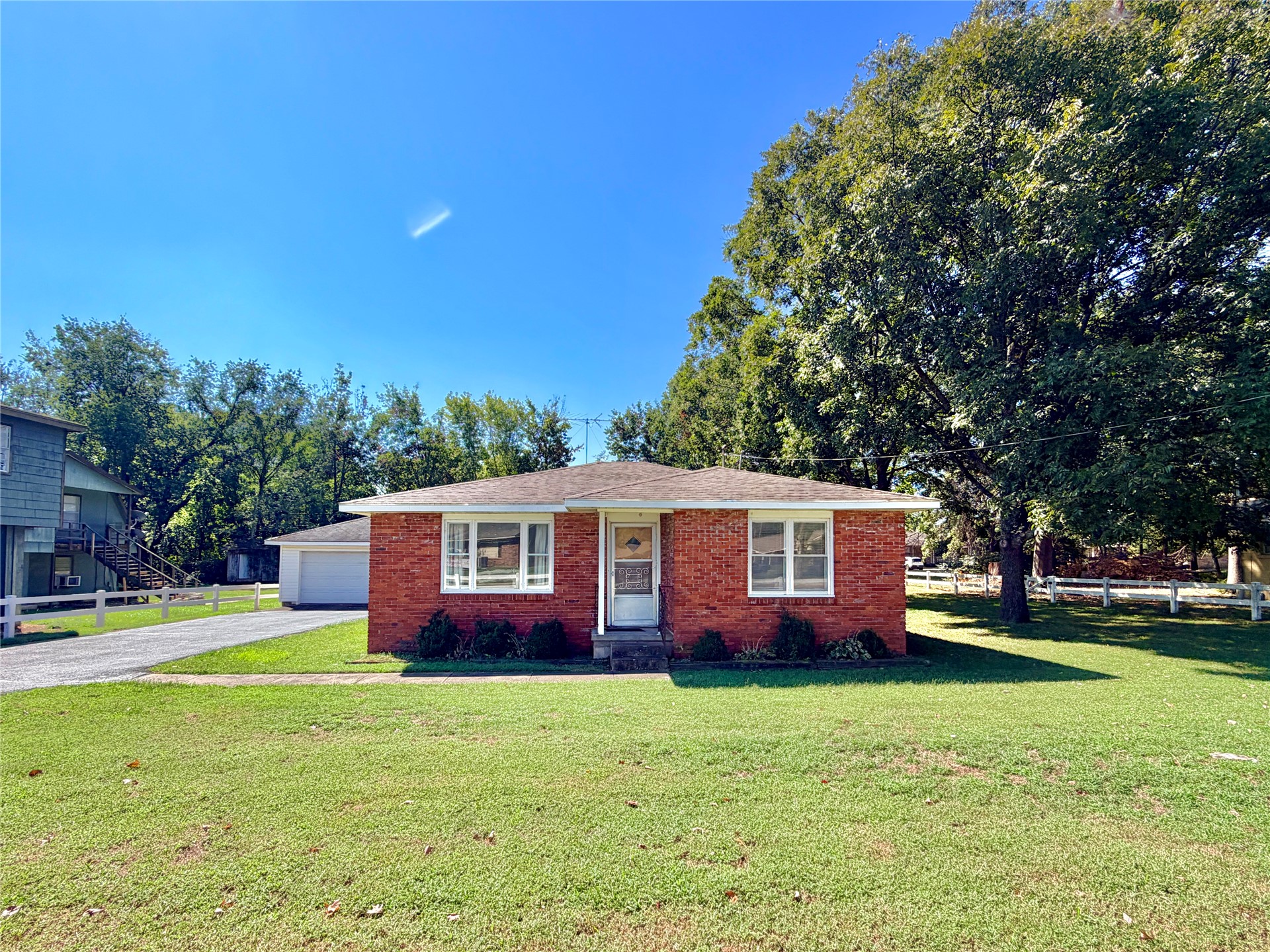 1121 W 4th Street Tahlequah OK 74464