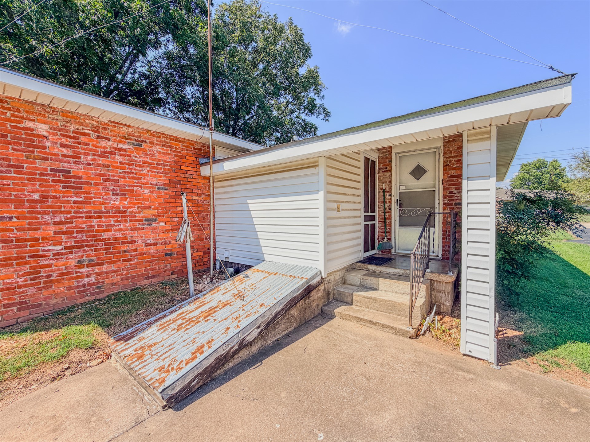 1121 W 4th Street Tahlequah OK 74464