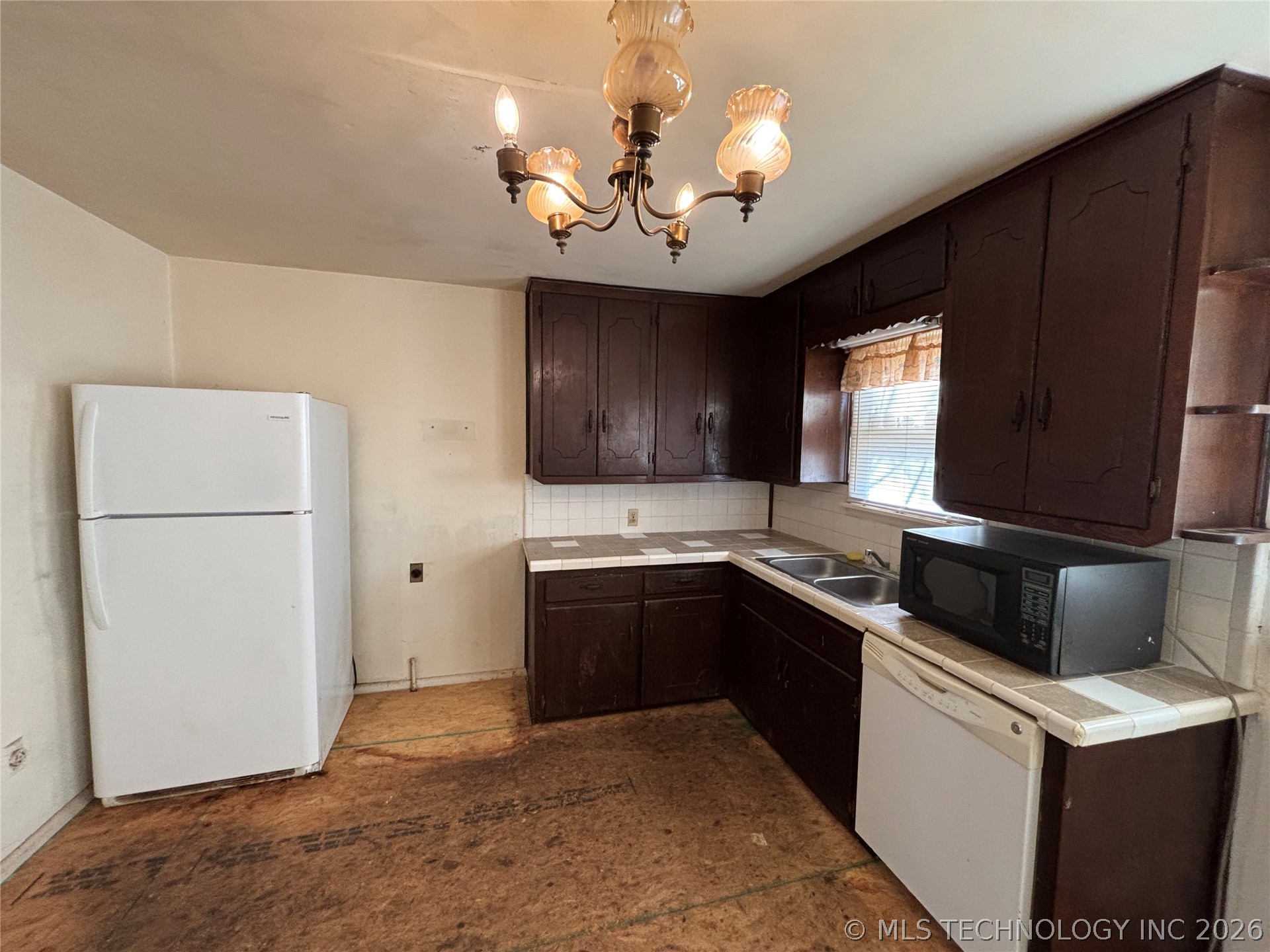 902 Roosevelt Durant OK 74701