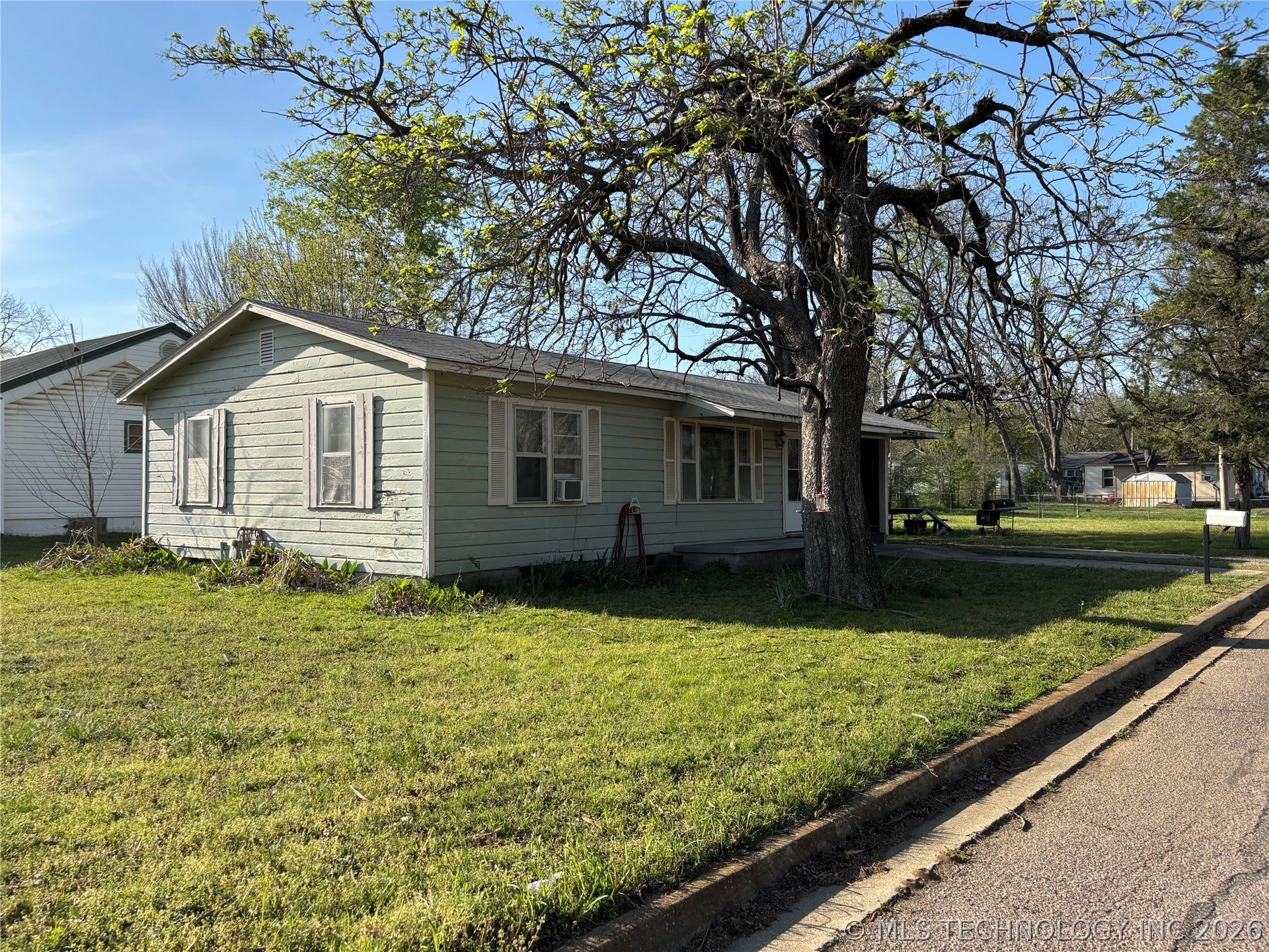 902 Roosevelt Durant OK 74701