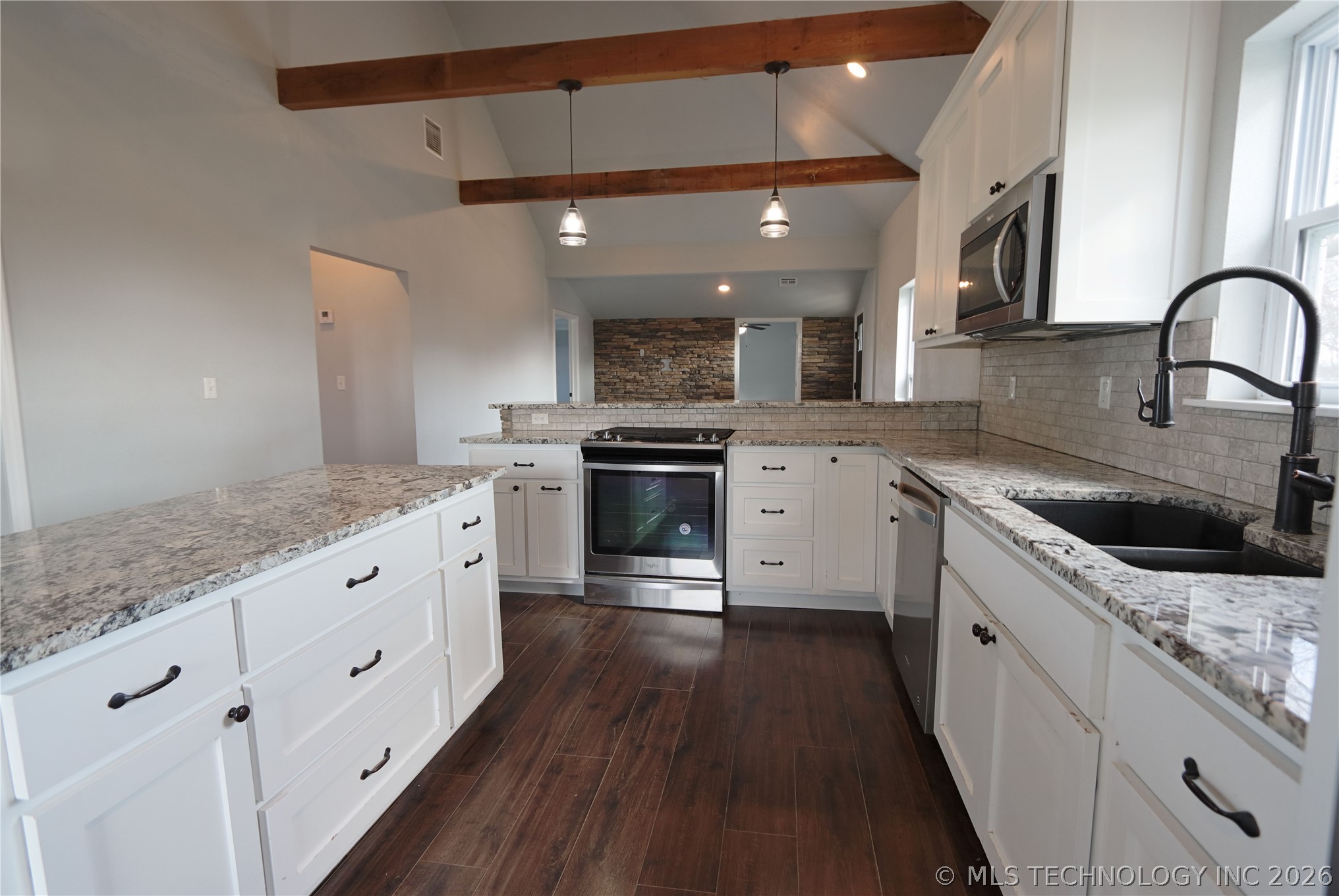 25437 E 690 Road Wagoner OK 74467