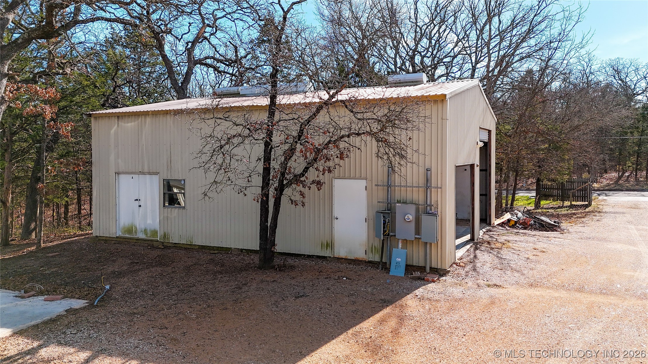 1231 W Easy Street Tishomingo OK 73460