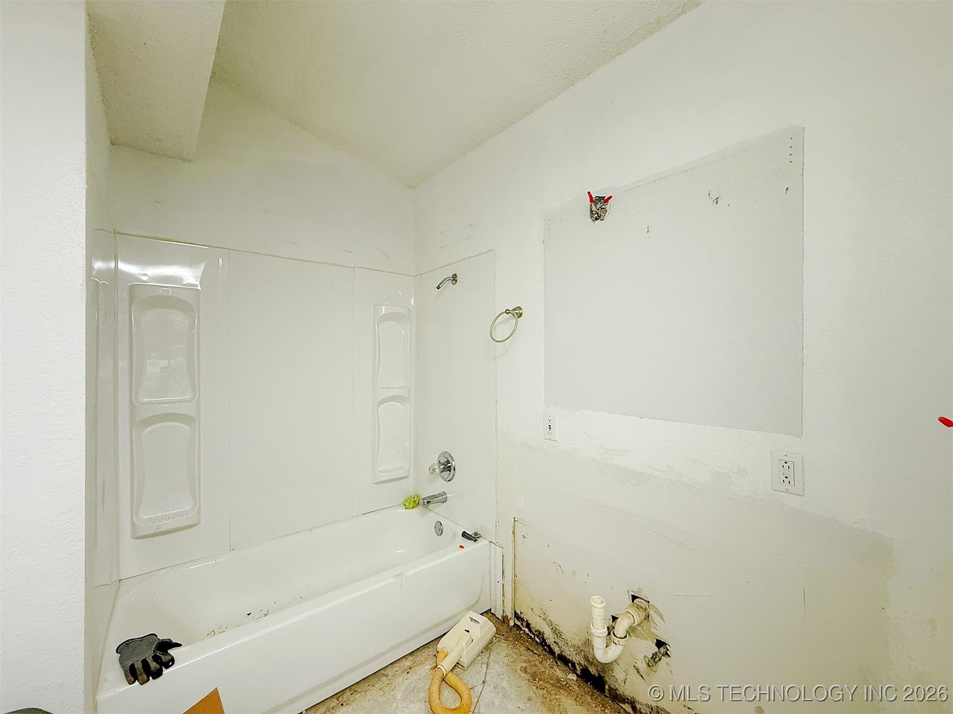 1231 W Easy Street Tishomingo OK 73460