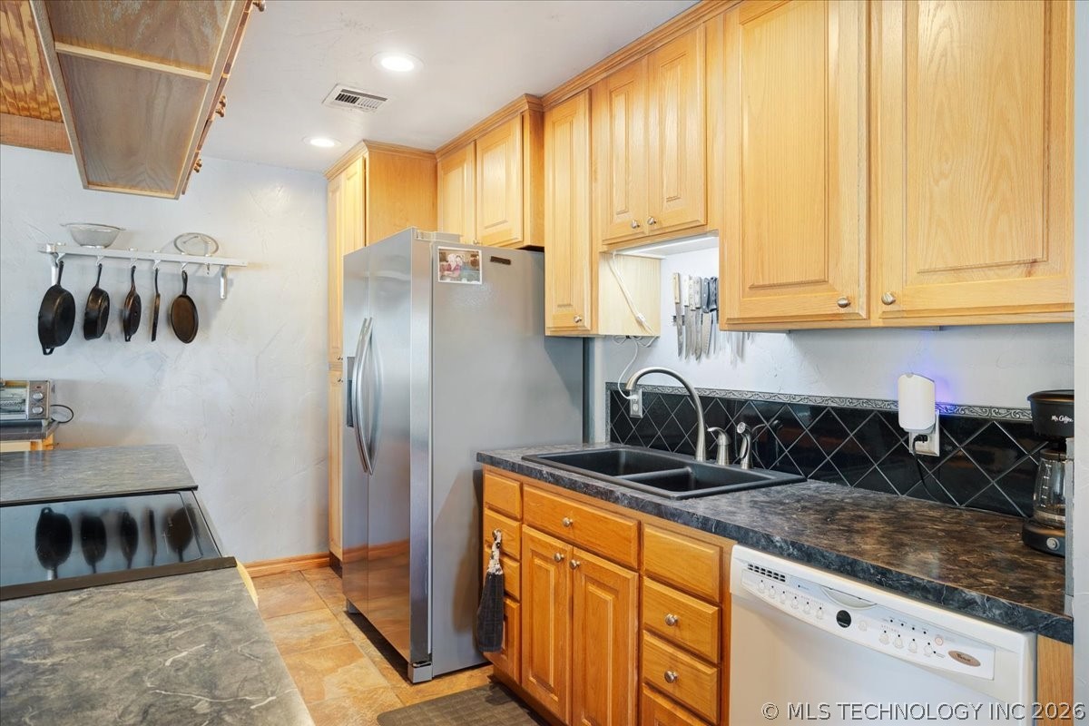 4410 Lakeshore Kingston OK 73439