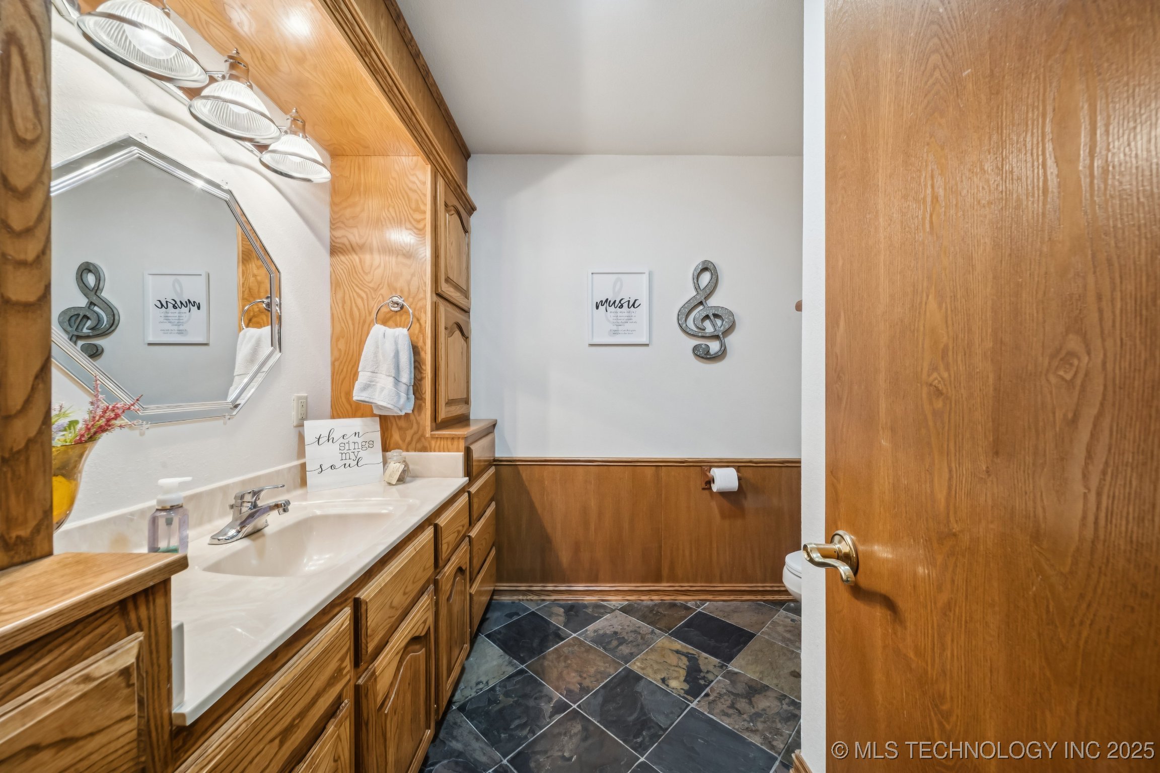 2207 Fieldstone Court Okmulgee OK 74447