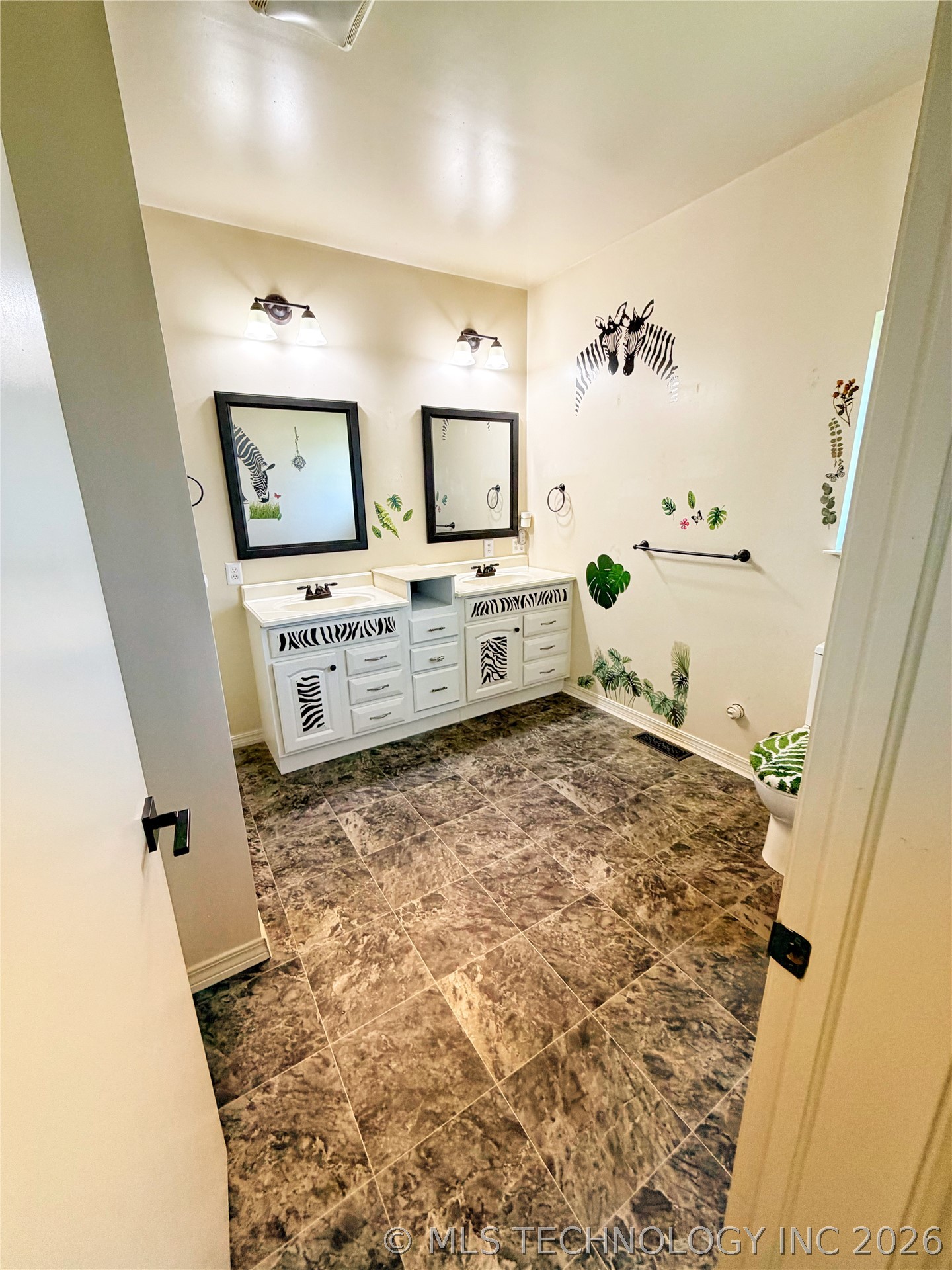 3377 County Road 3790 Holdenville OK 74848