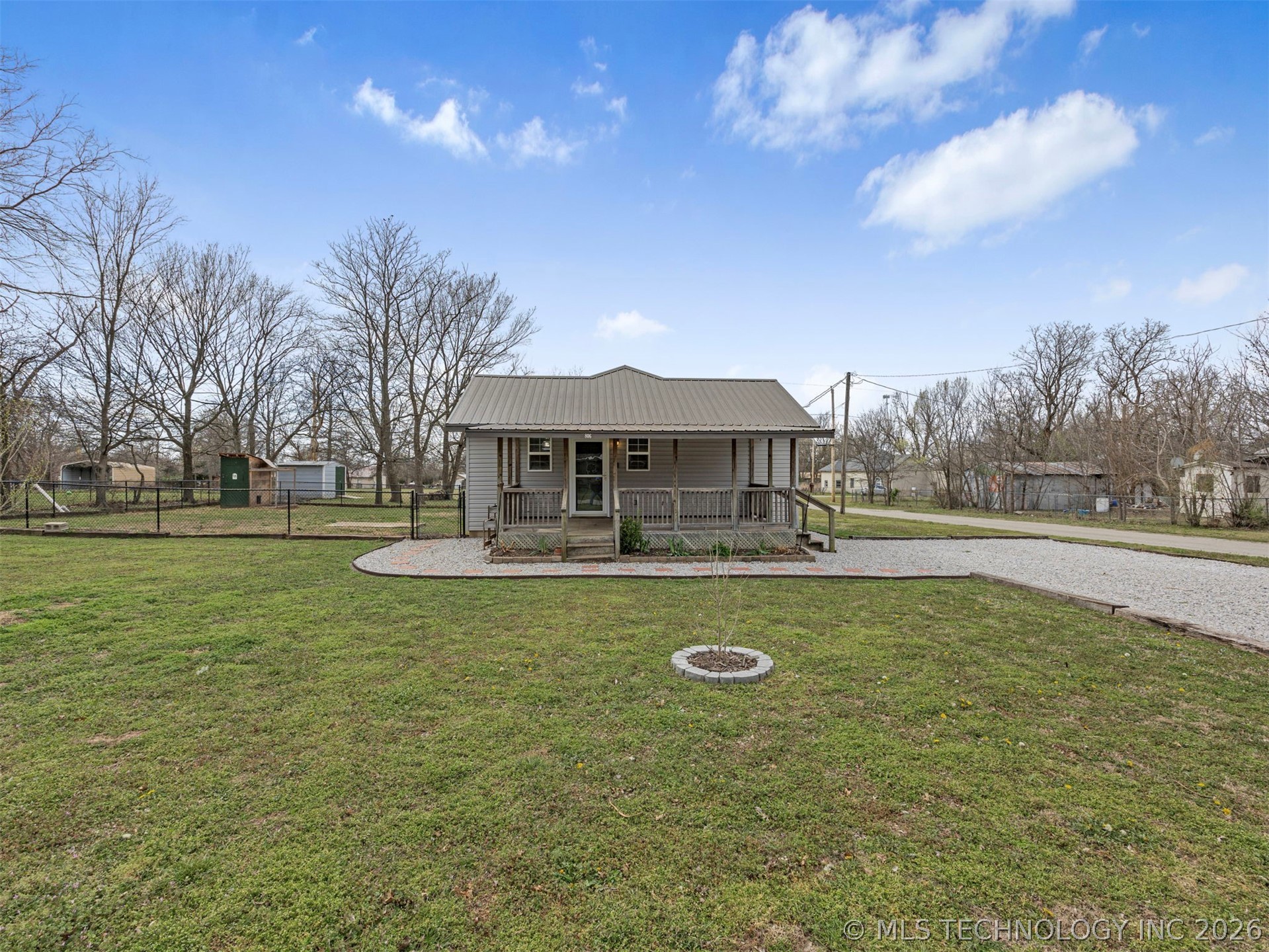 806 S Hickory Street Nowata OK 74048
