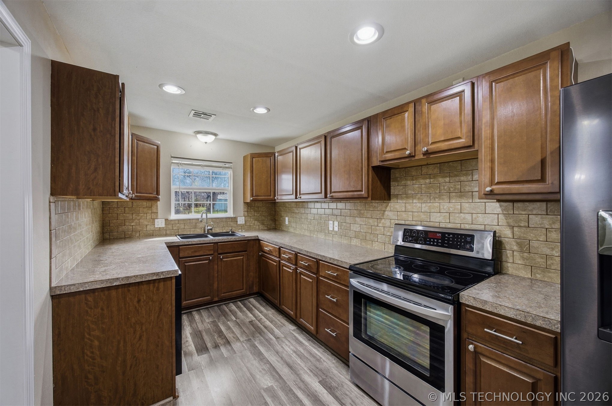 806 S Hickory Street Nowata OK 74048