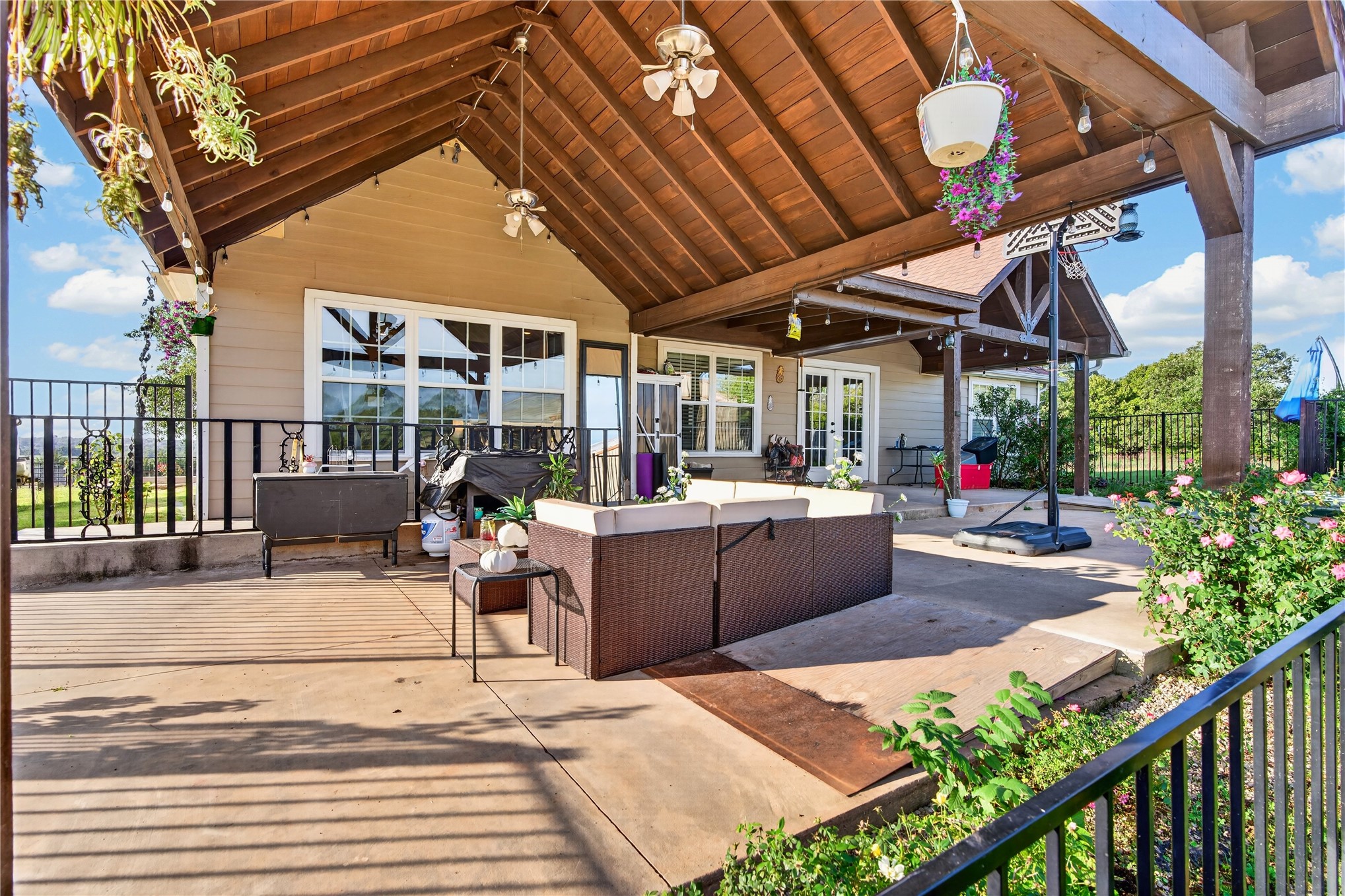 43294 Dripping Springs Maud OK 74854