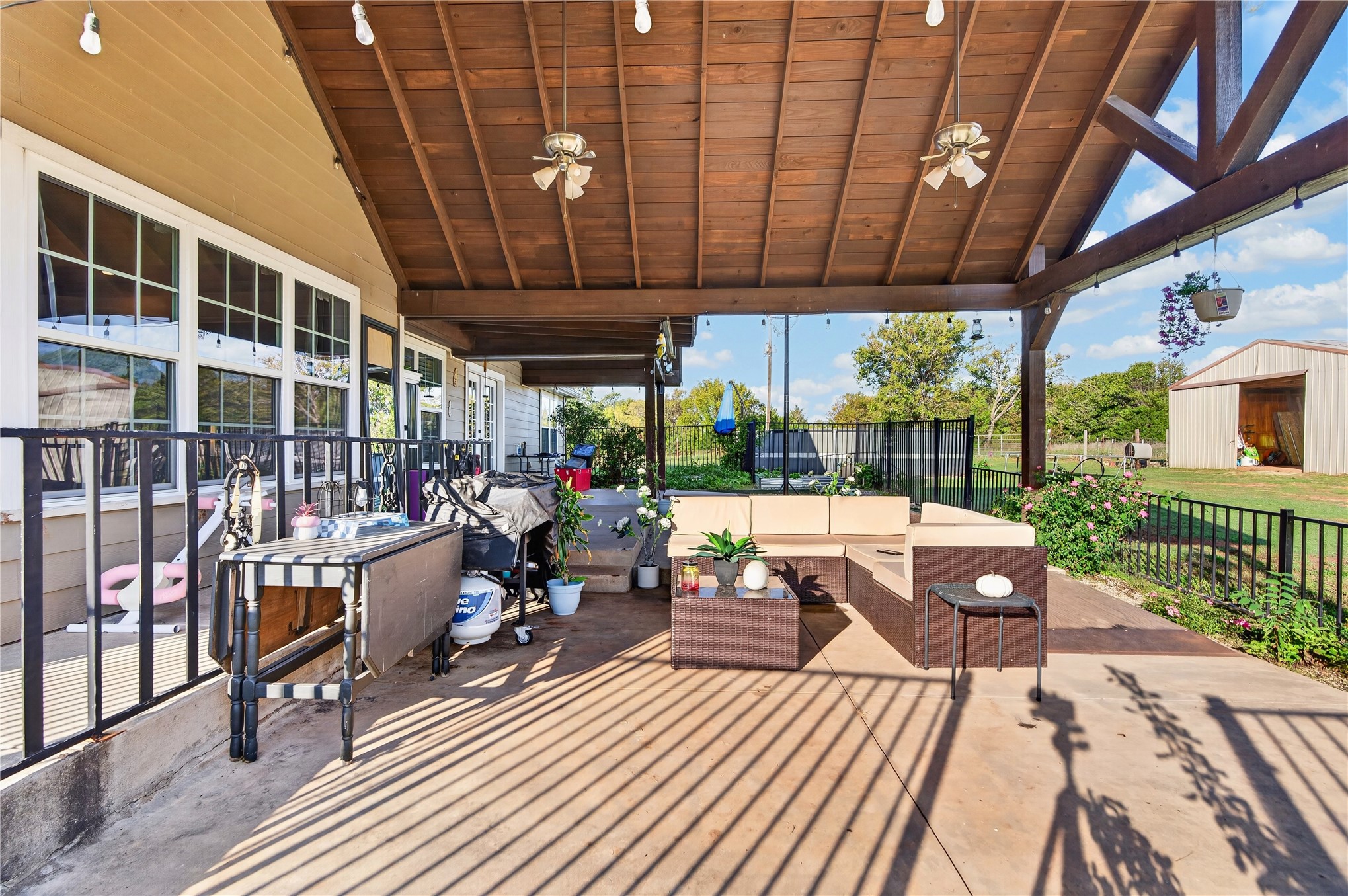 43294 Dripping Springs Maud OK 74854