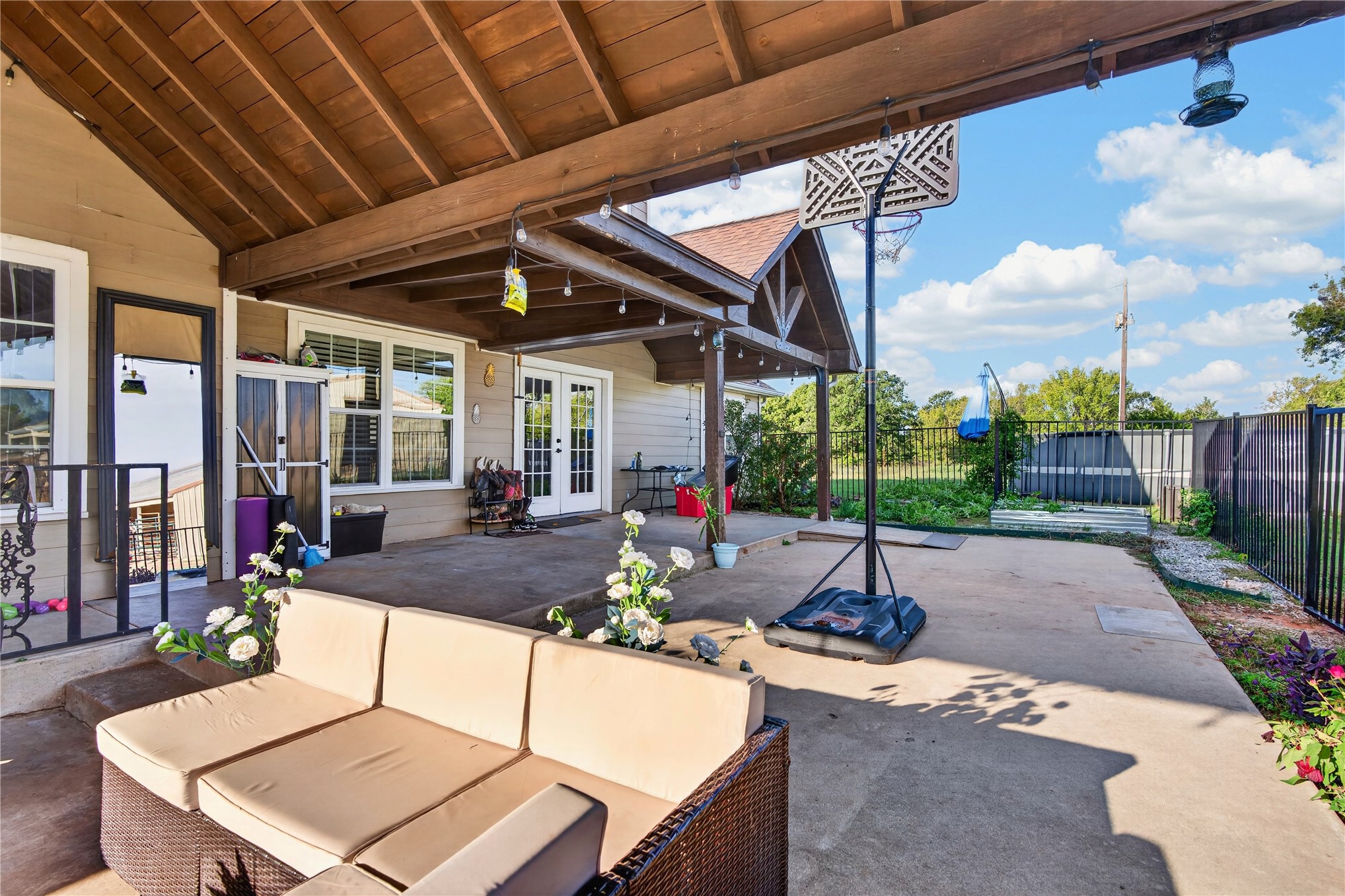 43294 Dripping Springs Maud OK 74854