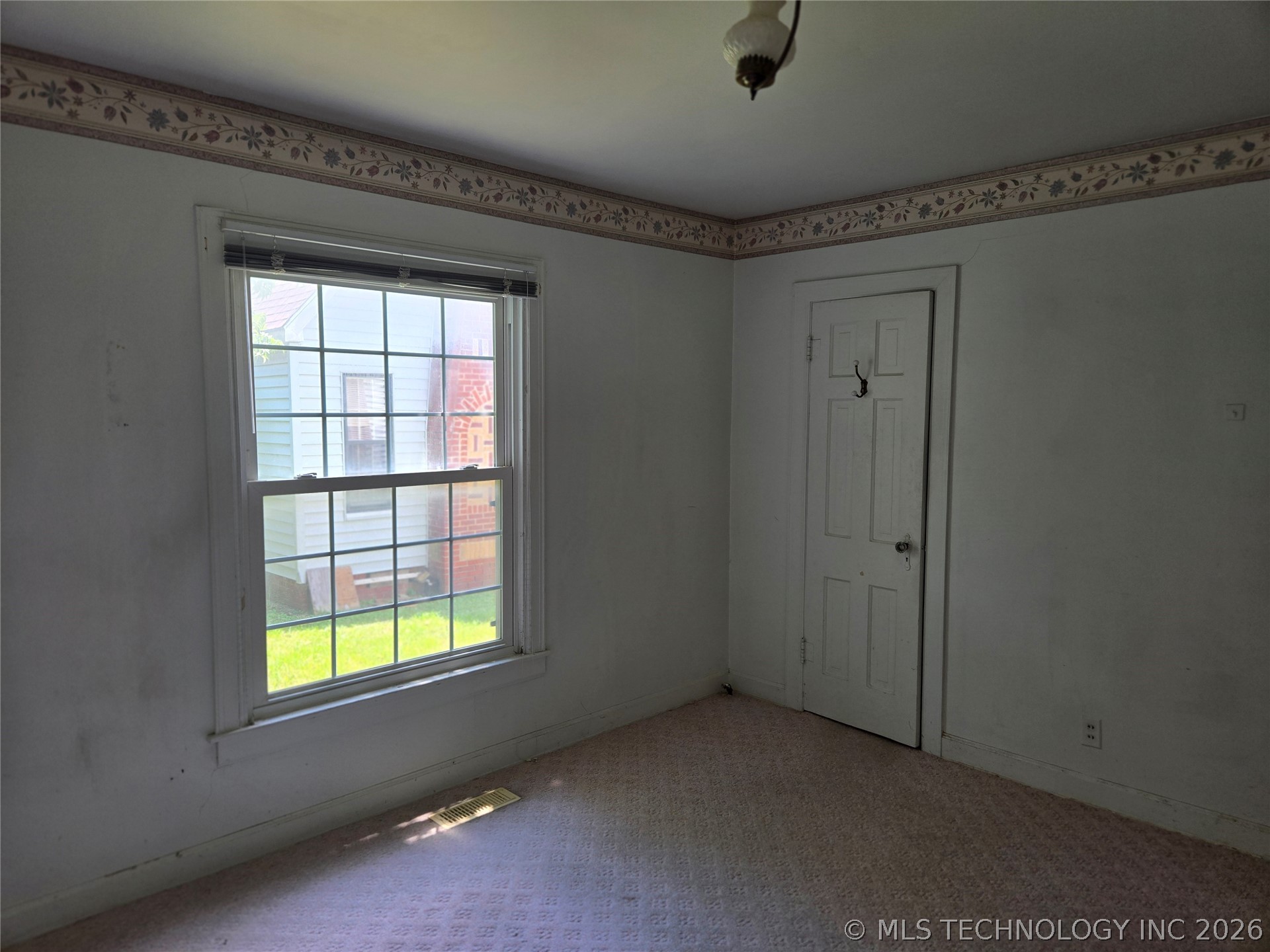 628 W Tahlequah Vinita OK 74301