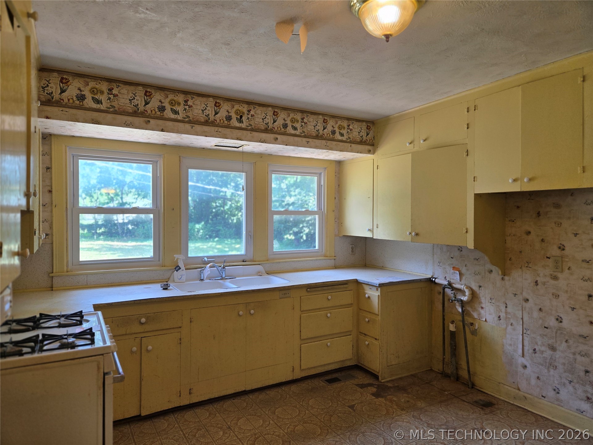 628 W Tahlequah Vinita OK 74301