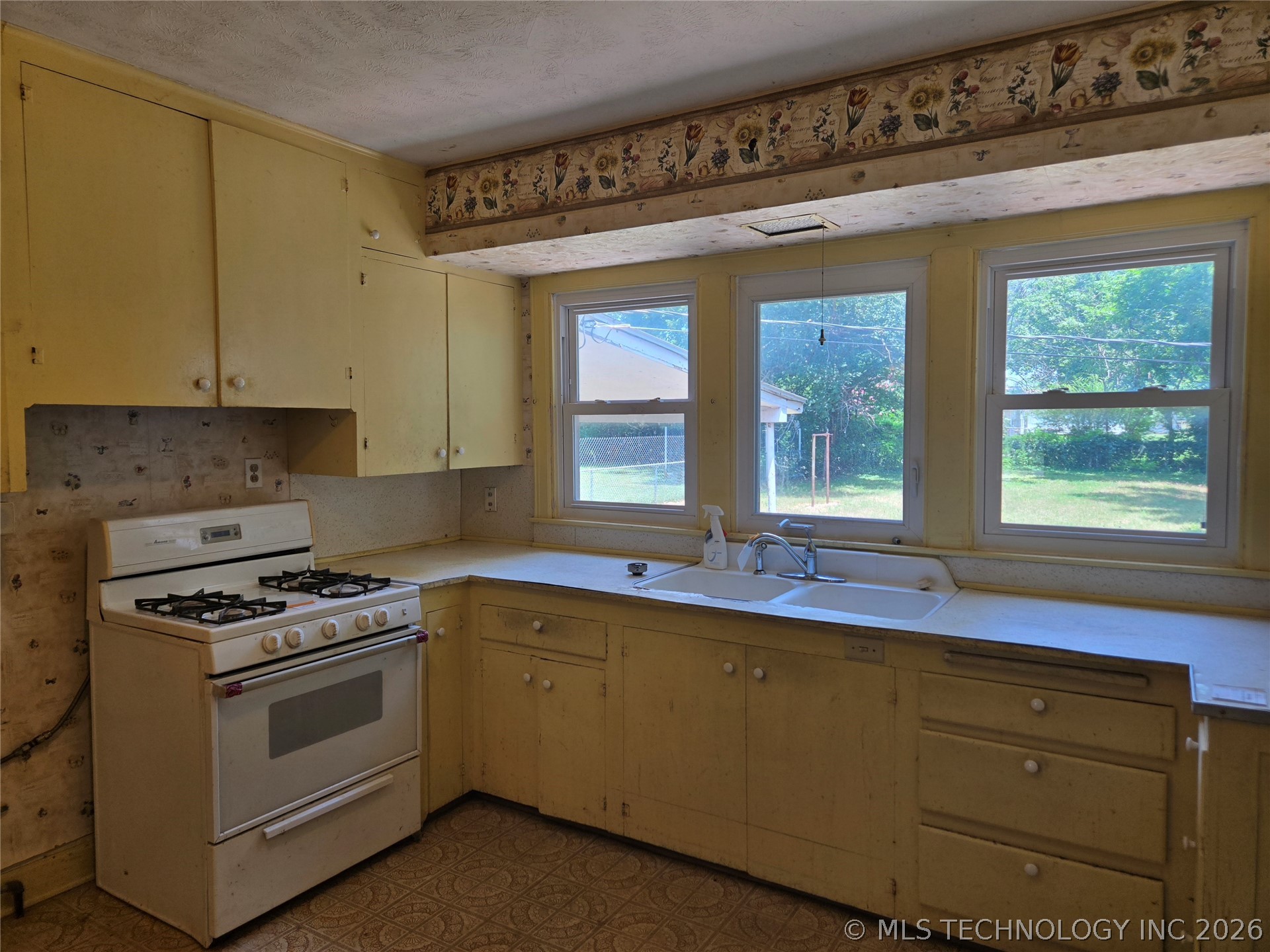 628 W Tahlequah Vinita OK 74301