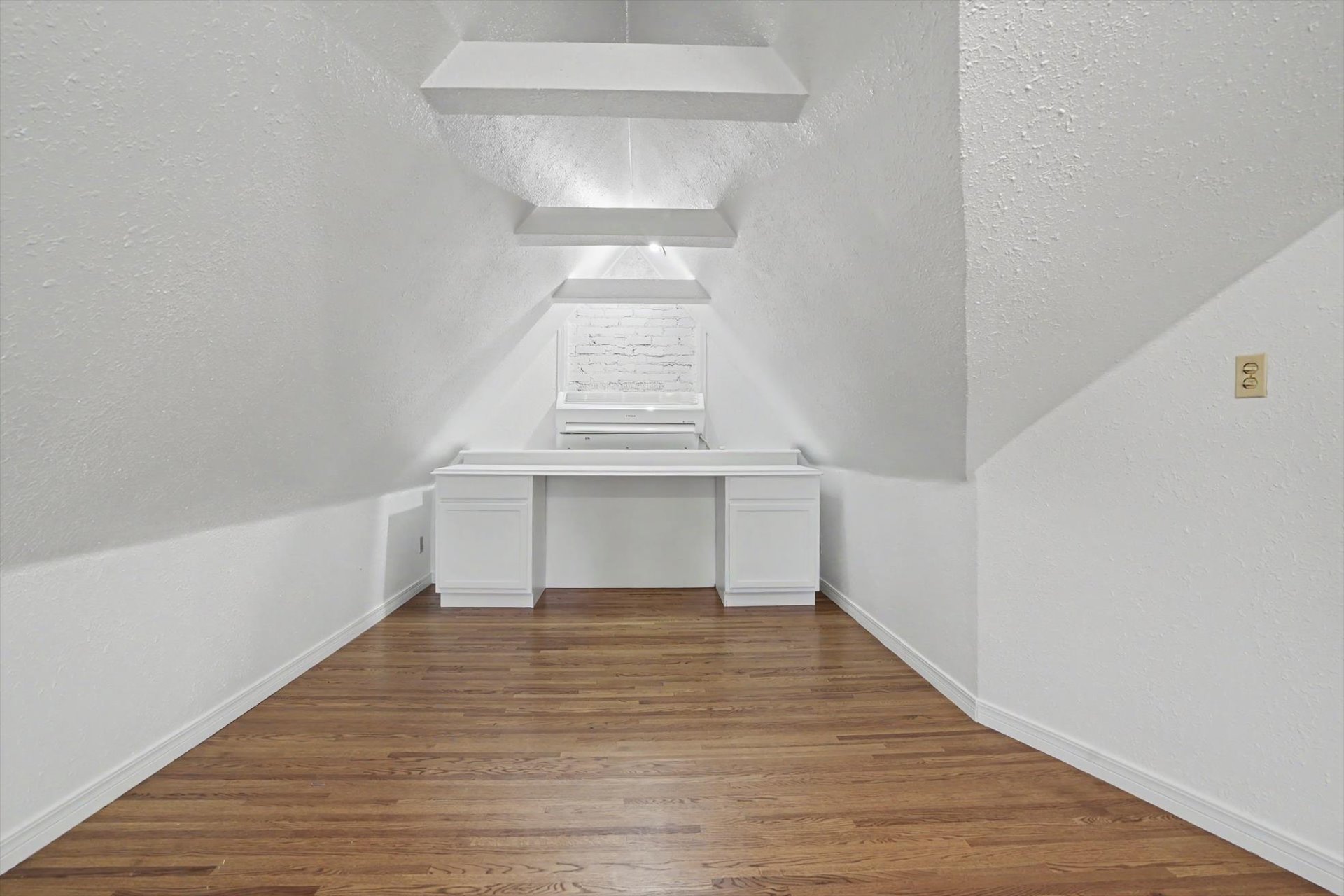 1555 S Gillette Avenue Tulsa OK 74104