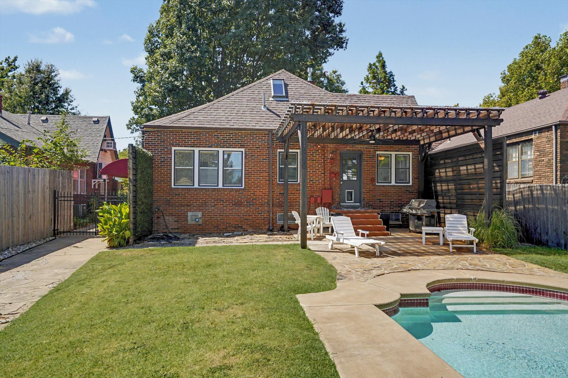 1555 S Gillette Avenue Tulsa OK 74104