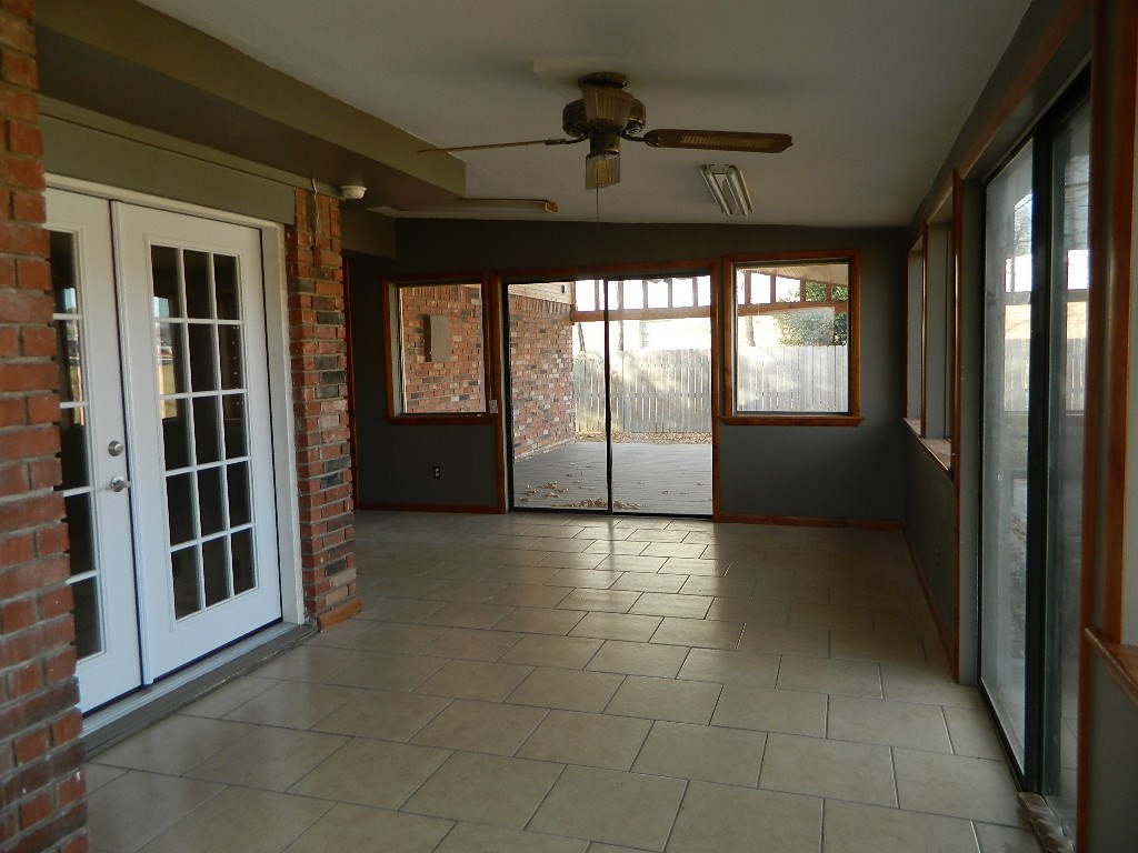 618 W Downing Street Tahlequah OK 74464