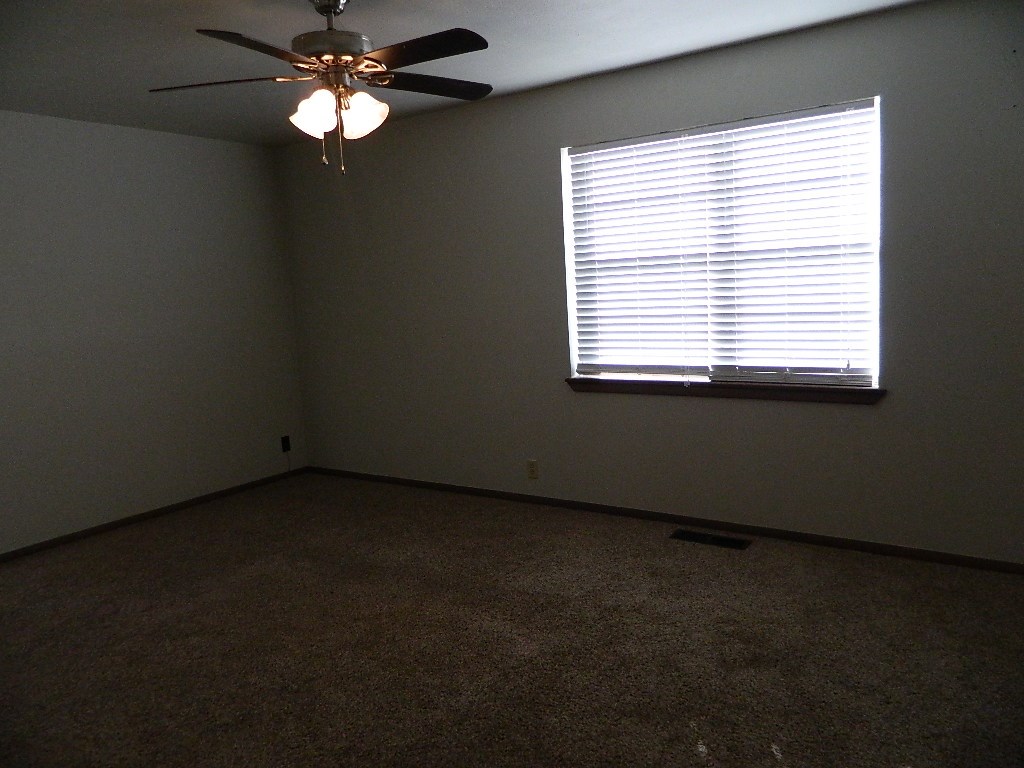 618 W Downing Street Tahlequah OK 74464