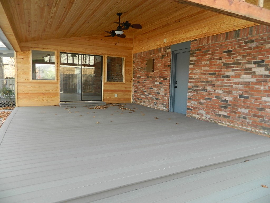 618 W Downing Street Tahlequah OK 74464