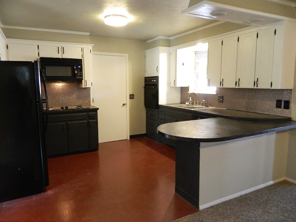 618 W Downing Street Tahlequah OK 74464