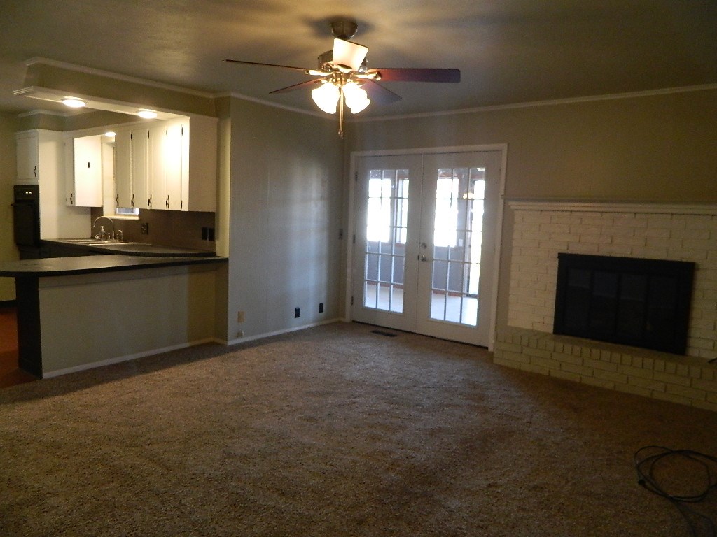 618 W Downing Street Tahlequah OK 74464